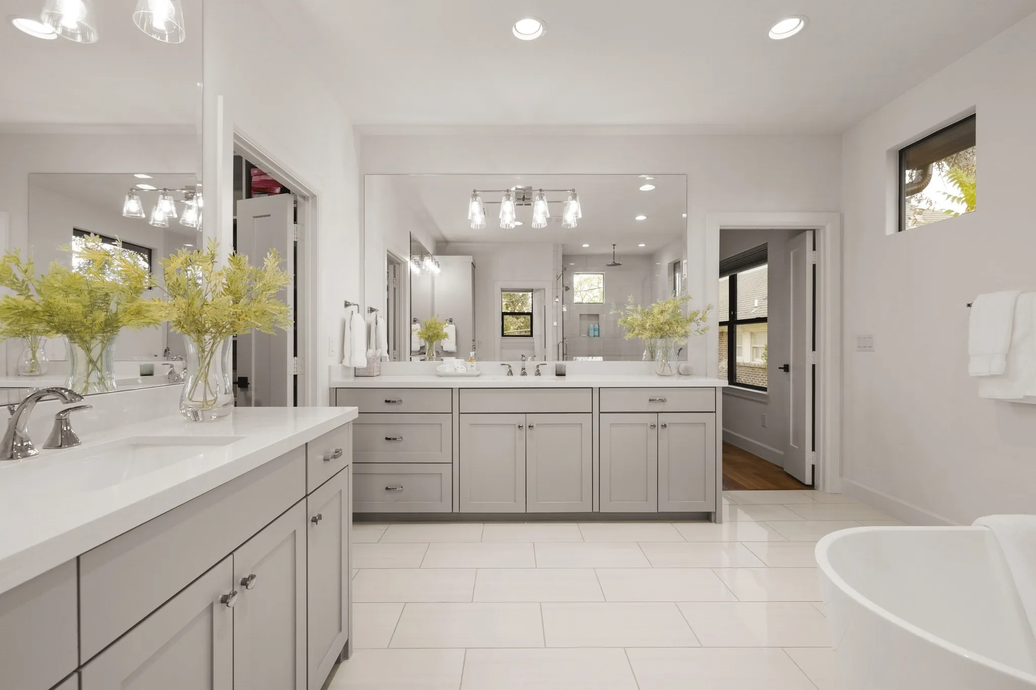 Single Family Residence For Sale in Dallas County , 4333 Emerson Avenue, University Park, Texas 75205, 4 Bedroom, 5 Bathroom, 2 Garage spaces, 3,427 Sqft, built in 2020, mls#21412650, Real Estate Agent in University Park, Homes For Sale in Dallas county, Homes For Sale in University Park, Realtor in University Park Texas, Real Estate Brokerage Independent Realty Texas, Luminita Cordes Realtor