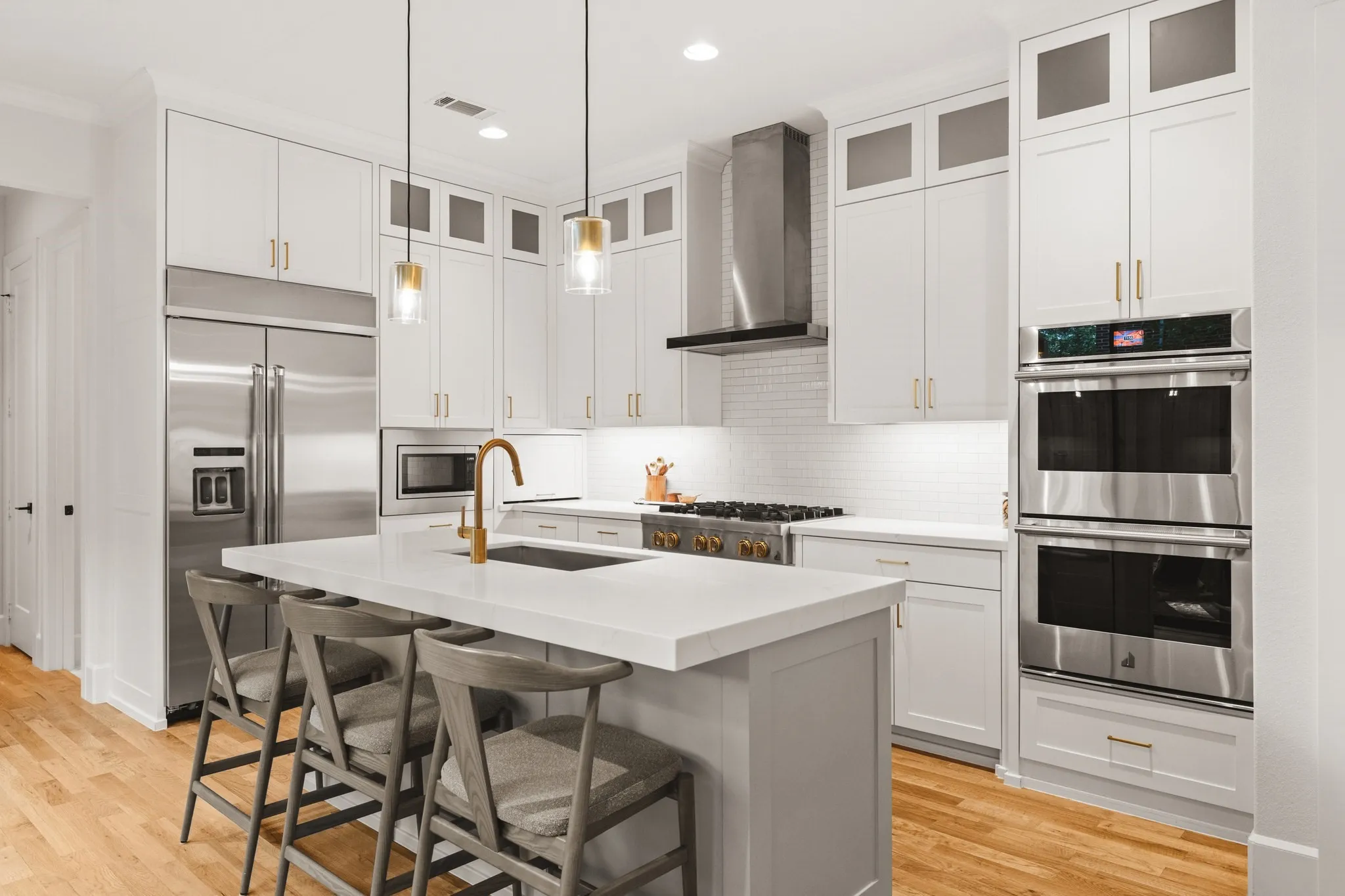 Single Family Residence For Sale in Dallas County , 4333 Emerson Avenue, University Park, Texas 75205, 4 Bedroom, 5 Bathroom, 2 Garage spaces, 3,427 Sqft, built in 2020, mls#21412650, Real Estate Agent in University Park, Homes For Sale in Dallas county, Homes For Sale in University Park, Realtor in University Park Texas, Real Estate Brokerage Independent Realty Texas, Luminita Cordes Realtor