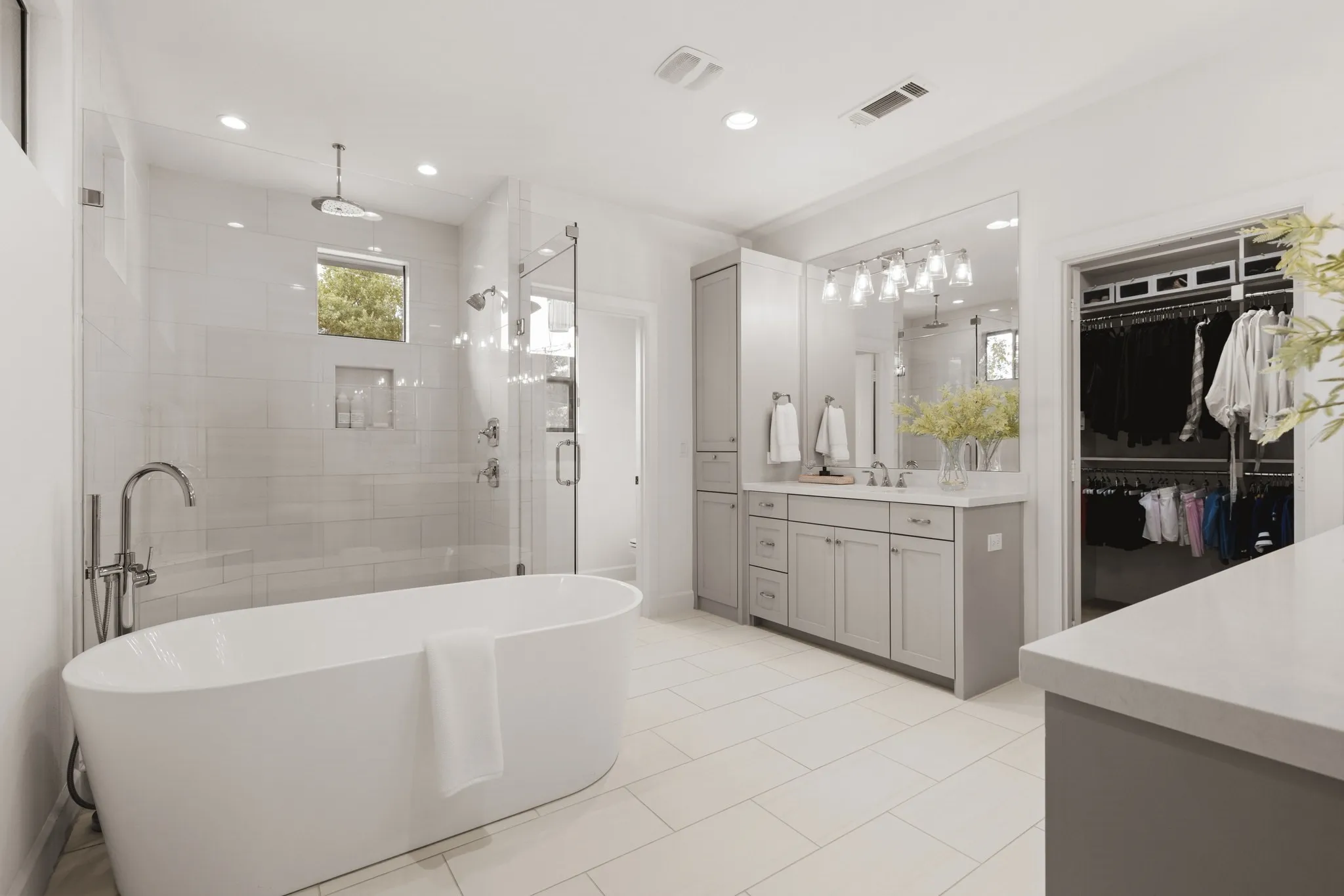 Single Family Residence For Sale in Dallas County , 4333 Emerson Avenue, University Park, Texas 75205, 4 Bedroom, 5 Bathroom, 2 Garage spaces, 3,427 Sqft, built in 2020, mls#21412650, Real Estate Agent in University Park, Homes For Sale in Dallas county, Homes For Sale in University Park, Realtor in University Park Texas, Real Estate Brokerage Independent Realty Texas, Luminita Cordes Realtor
