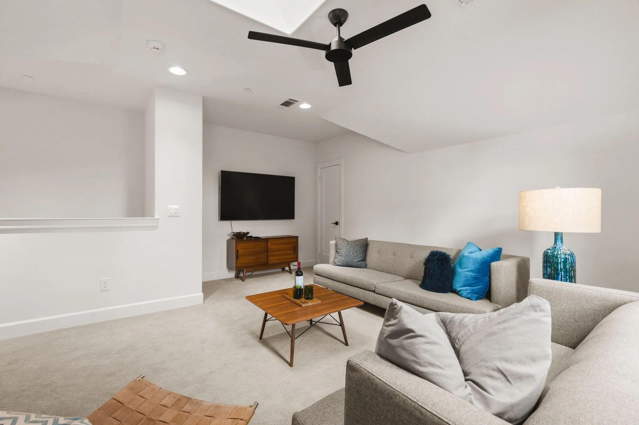 Single Family Residence For Sale in Dallas County , 4333 Emerson Avenue, University Park, Texas 75205, 4 Bedroom, 5 Bathroom, 2 Garage spaces, 3,427 Sqft, built in 2020, mls#21412650, Real Estate Agent in University Park, Homes For Sale in Dallas county, Homes For Sale in University Park, Realtor in University Park Texas, Real Estate Brokerage Independent Realty Texas, Luminita Cordes Realtor