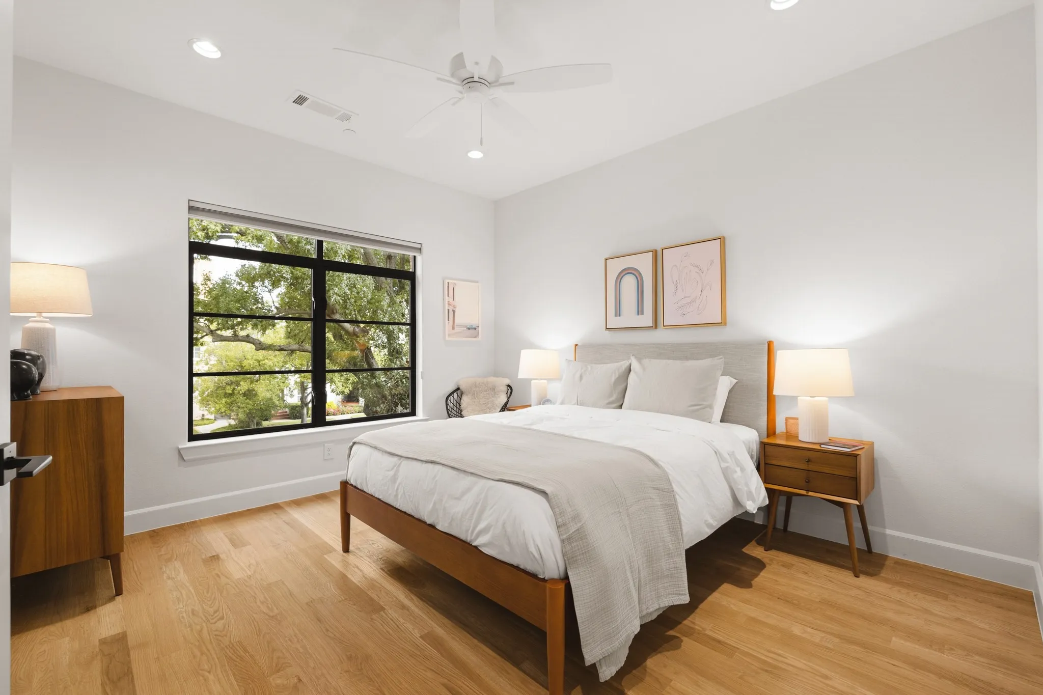 Single Family Residence For Sale in Dallas County , 4333 Emerson Avenue, University Park, Texas 75205, 4 Bedroom, 5 Bathroom, 2 Garage spaces, 3,427 Sqft, built in 2020, mls#21412650, Real Estate Agent in University Park, Homes For Sale in Dallas county, Homes For Sale in University Park, Realtor in University Park Texas, Real Estate Brokerage Independent Realty Texas, Luminita Cordes Realtor