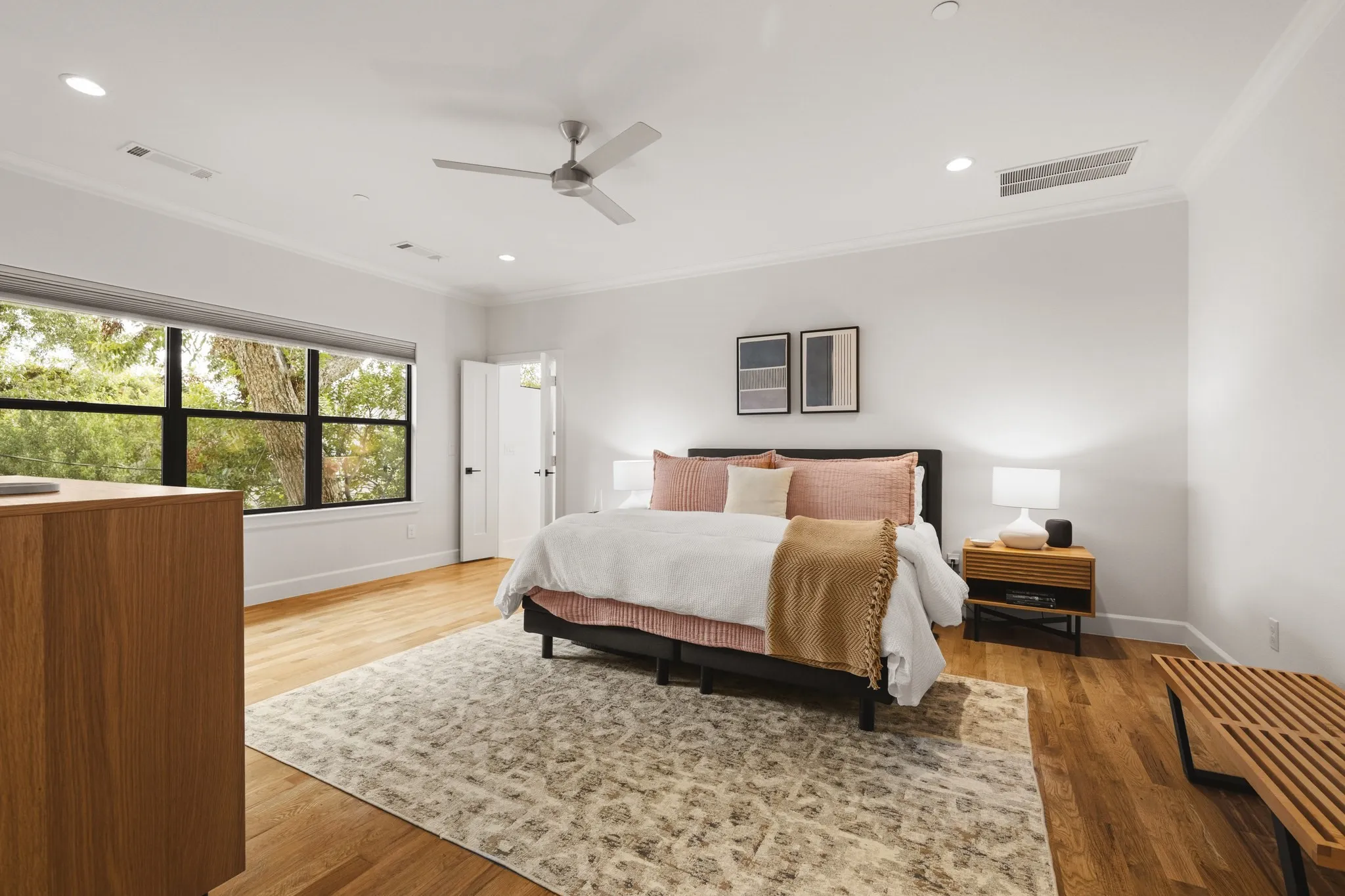 Single Family Residence For Sale in Dallas County , 4333 Emerson Avenue, University Park, Texas 75205, 4 Bedroom, 5 Bathroom, 2 Garage spaces, 3,427 Sqft, built in 2020, mls#21412650, Real Estate Agent in University Park, Homes For Sale in Dallas county, Homes For Sale in University Park, Realtor in University Park Texas, Real Estate Brokerage Independent Realty Texas, Luminita Cordes Realtor