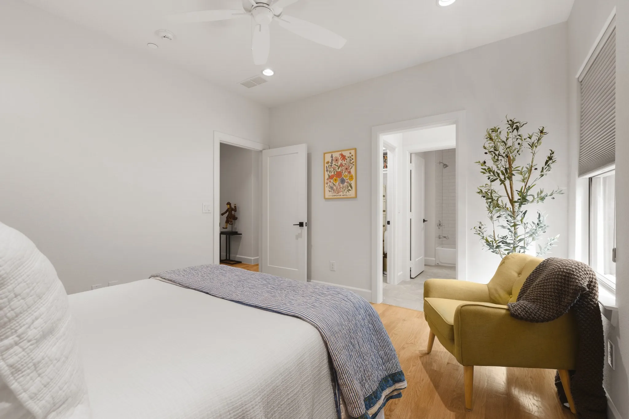 Single Family Residence For Sale in Dallas County , 4333 Emerson Avenue, University Park, Texas 75205, 4 Bedroom, 5 Bathroom, 2 Garage spaces, 3,427 Sqft, built in 2020, mls#21412650, Real Estate Agent in University Park, Homes For Sale in Dallas county, Homes For Sale in University Park, Realtor in University Park Texas, Real Estate Brokerage Independent Realty Texas, Luminita Cordes Realtor