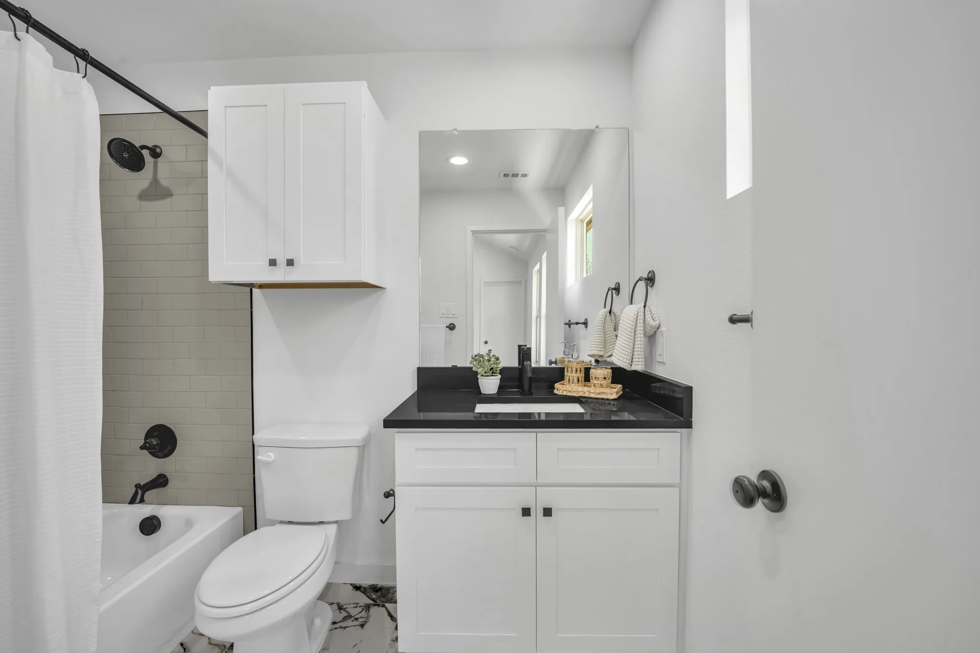 Condominium For Rent in Dallas County , 5806 Bryan Parkway 104, Dallas, Texas 75206, 2 Bedroom, 3 Bathroom, 2 Garage spaces, 1,500 Sqft, built in 2025, mls#21413784, Real Estate Agent in Dallas, Homes For Rent in Dallas county, Homes For Rent in Dallas, Realtor in Dallas Texas, Real Estate Brokerage Independent Realty Texas, Luminita Cordes Realtor