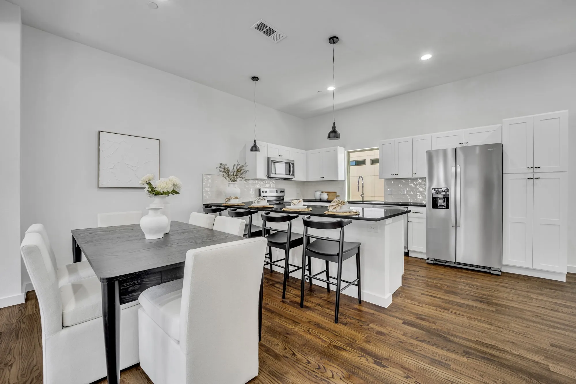Condominium For Rent in Dallas County , 5806 Bryan Parkway 104, Dallas, Texas 75206, 2 Bedroom, 3 Bathroom, 2 Garage spaces, 1,500 Sqft, built in 2025, mls#21413784, Real Estate Agent in Dallas, Homes For Rent in Dallas county, Homes For Rent in Dallas, Realtor in Dallas Texas, Real Estate Brokerage Independent Realty Texas, Luminita Cordes Realtor