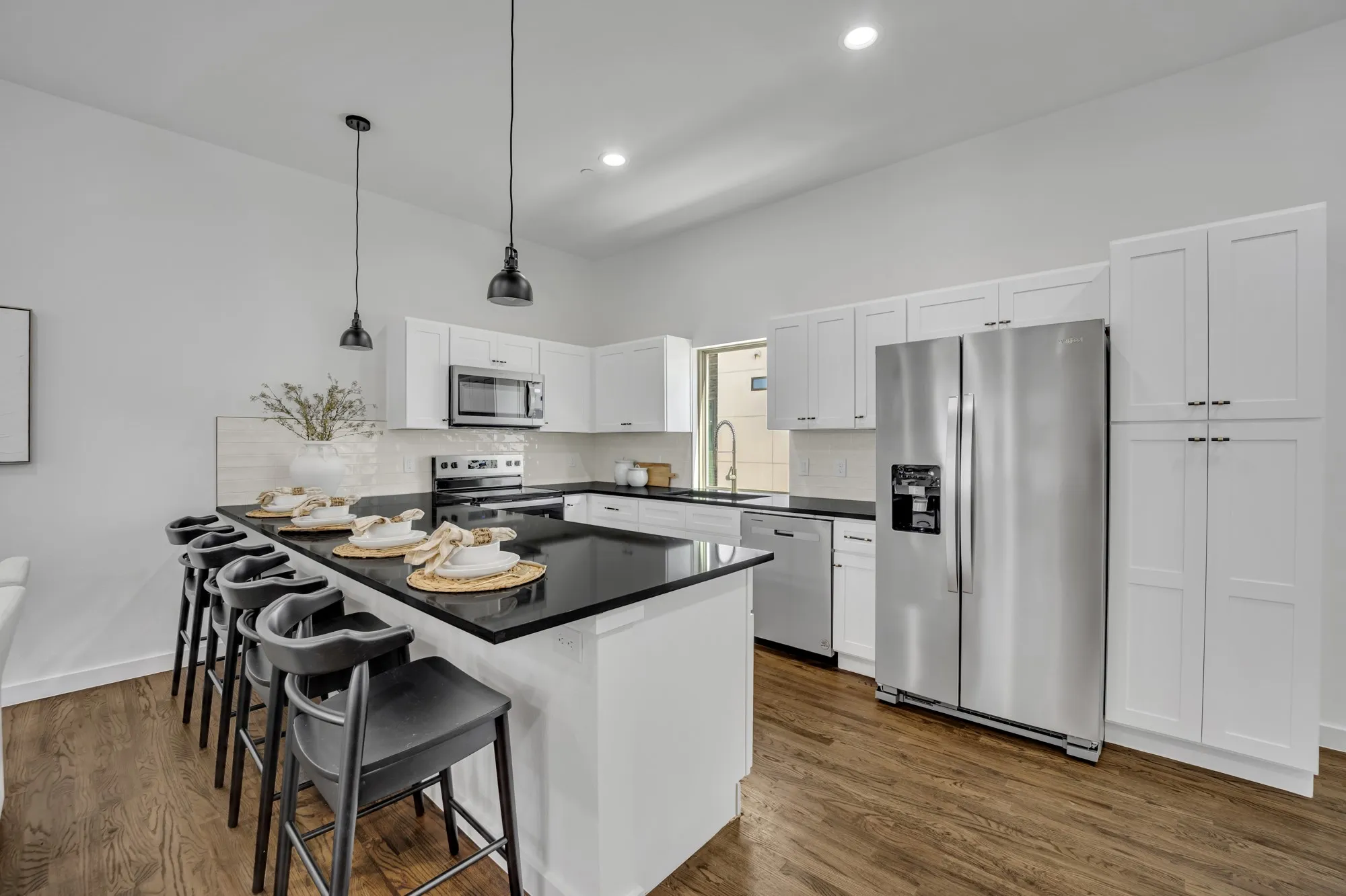 Condominium For Rent in Dallas County , 5806 Bryan Parkway 104, Dallas, Texas 75206, 2 Bedroom, 3 Bathroom, 2 Garage spaces, 1,500 Sqft, built in 2025, mls#21413784, Real Estate Agent in Dallas, Homes For Rent in Dallas county, Homes For Rent in Dallas, Realtor in Dallas Texas, Real Estate Brokerage Independent Realty Texas, Luminita Cordes Realtor
