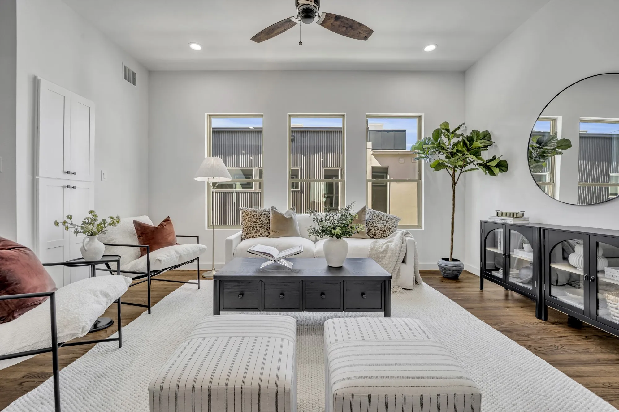 Condominium For Rent in Dallas County , 5806 Bryan Parkway 104, Dallas, Texas 75206, 2 Bedroom, 3 Bathroom, 2 Garage spaces, 1,500 Sqft, built in 2025, mls#21413784, Real Estate Agent in Dallas, Homes For Rent in Dallas county, Homes For Rent in Dallas, Realtor in Dallas Texas, Real Estate Brokerage Independent Realty Texas, Luminita Cordes Realtor