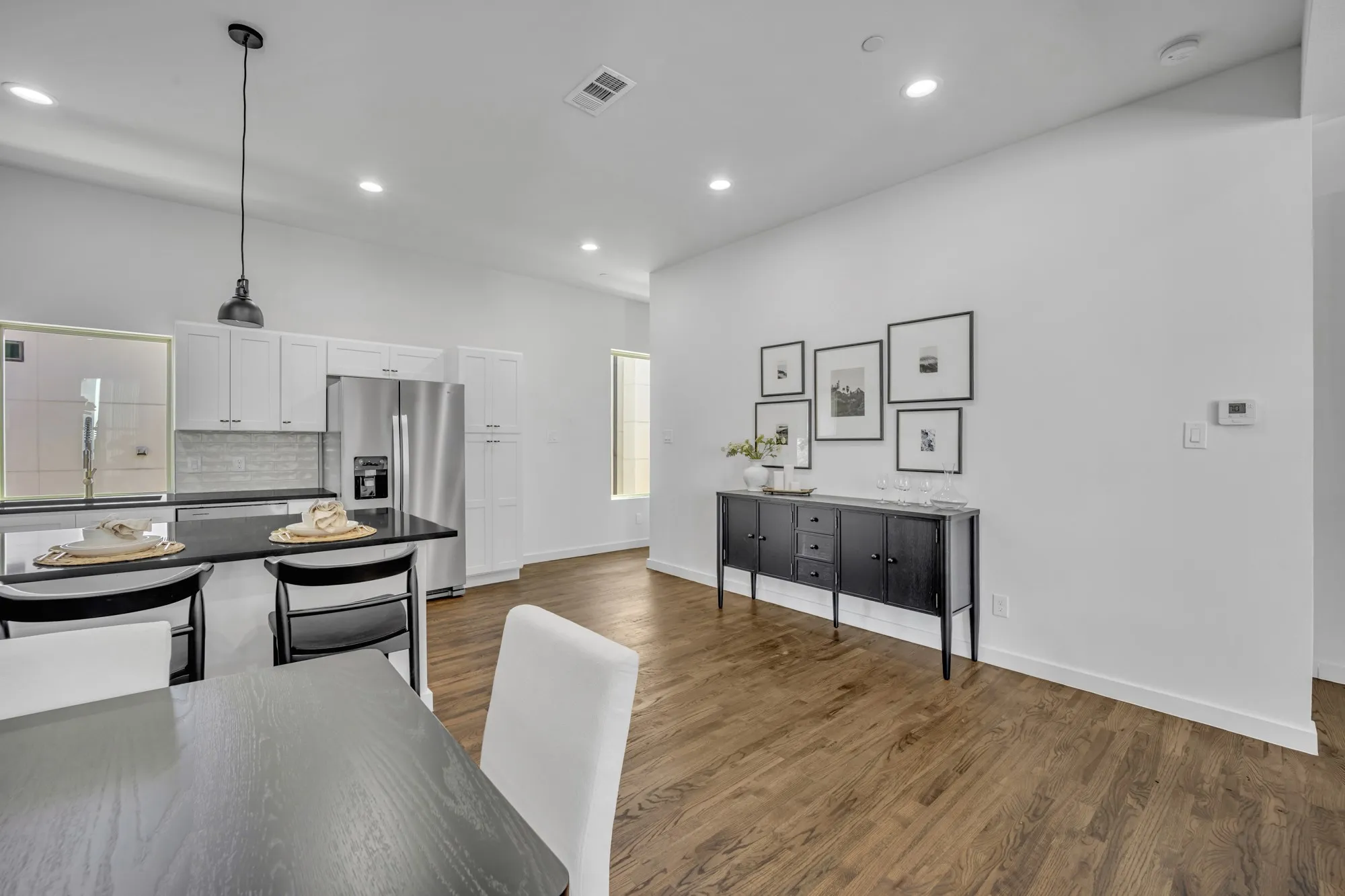 Condominium For Rent in Dallas County , 5806 Bryan Parkway 104, Dallas, Texas 75206, 2 Bedroom, 3 Bathroom, 2 Garage spaces, 1,500 Sqft, built in 2025, mls#21413784, Real Estate Agent in Dallas, Homes For Rent in Dallas county, Homes For Rent in Dallas, Realtor in Dallas Texas, Real Estate Brokerage Independent Realty Texas, Luminita Cordes Realtor