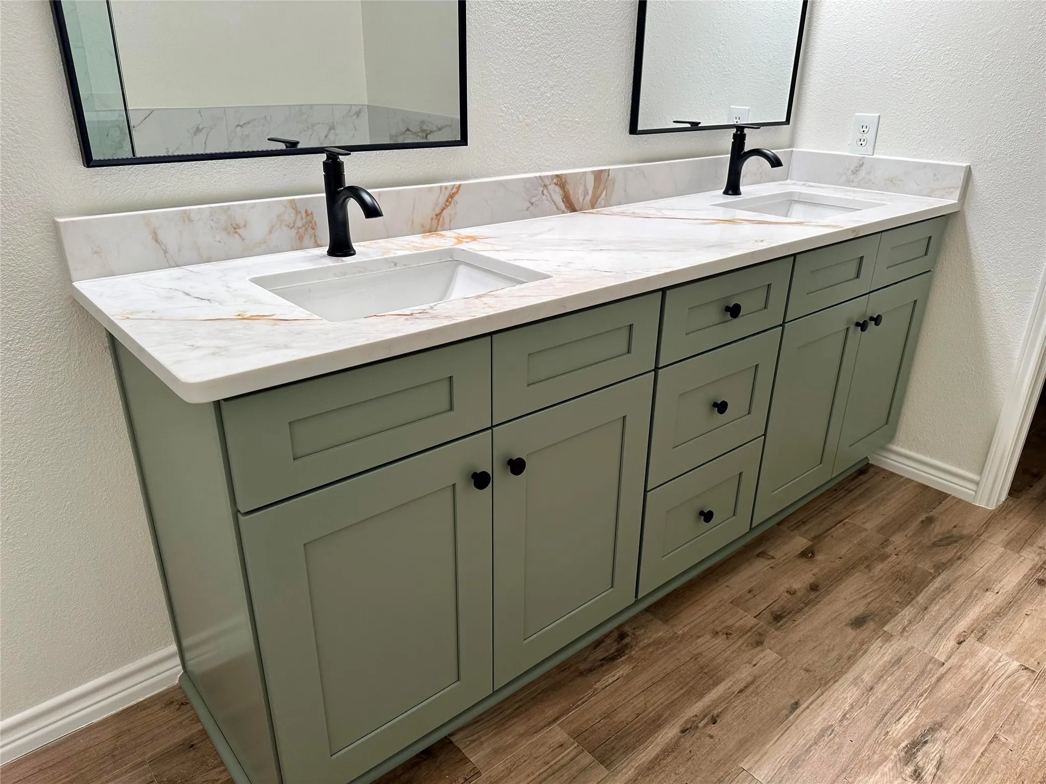 Single Family Residence For Sale in Collin County , 2508 Deer Horn Drive, Plano, Texas 75025, 4 Bedroom, 2 Bathroom, 2 Garage spaces, 2,070 Sqft, built in 1998, mls#21410225, Real Estate Agent in Plano, Homes For Sale in Collin county, Homes For Sale in Plano, Realtor in Plano Texas, Real Estate Brokerage Independent Realty Texas, Luminita Cordes Realtor