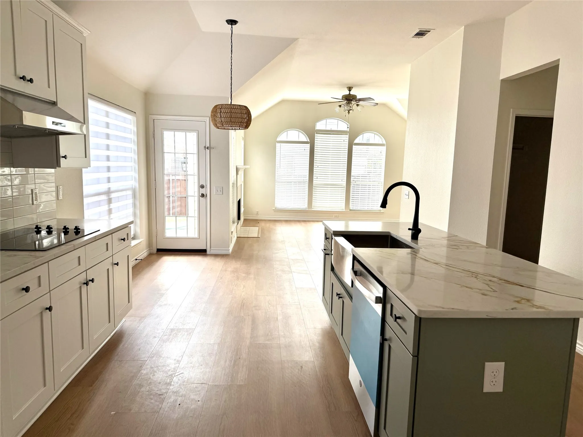 Single Family Residence For Sale in Collin County , 2508 Deer Horn Drive, Plano, Texas 75025, 4 Bedroom, 2 Bathroom, 2 Garage spaces, 2,070 Sqft, built in 1998, mls#21410225, Real Estate Agent in Plano, Homes For Sale in Collin county, Homes For Sale in Plano, Realtor in Plano Texas, Real Estate Brokerage Independent Realty Texas, Luminita Cordes Realtor