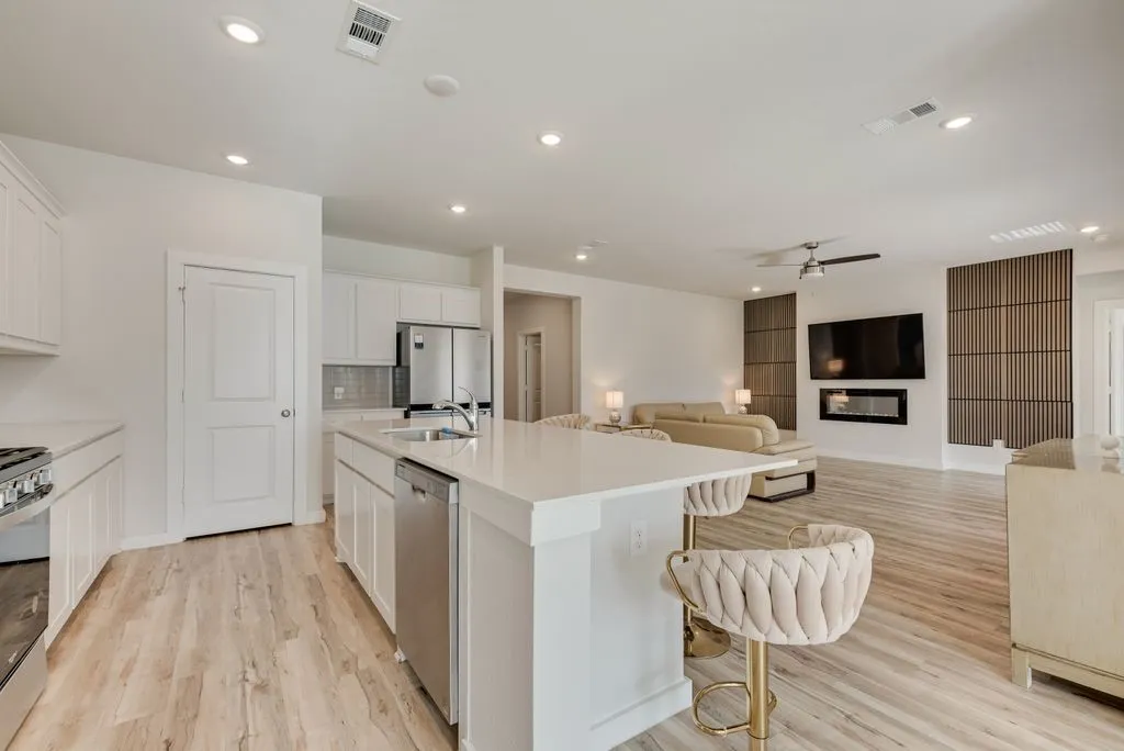 Single Family Residence For Sale in Kaufman County , 801 Vineyard Way, Forney, Texas 75126, 4 Bedroom, 3 Bathroom, 3 Garage spaces, 2,515 Sqft, built in 2024, mls#21409564, Real Estate Agent in Forney, Homes For Sale in Kaufman county, Homes For Sale in Forney, Realtor in Forney Texas, Real Estate Brokerage Independent Realty Texas, Luminita Cordes Realtor