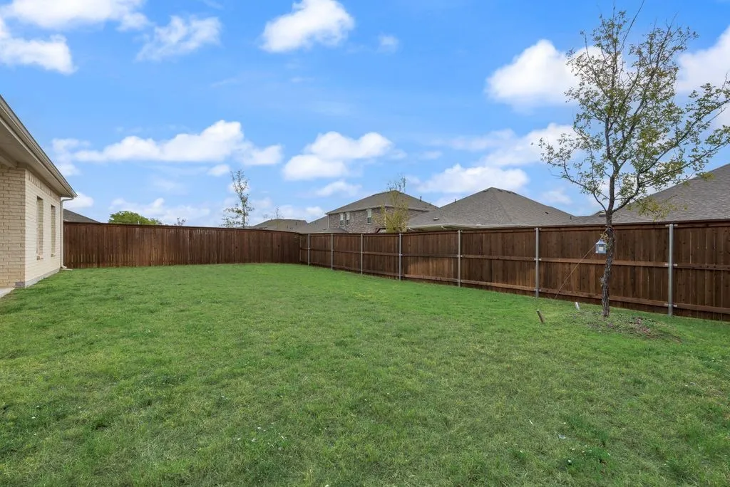 Single Family Residence For Sale in Kaufman County , 801 Vineyard Way, Forney, Texas 75126, 4 Bedroom, 3 Bathroom, 3 Garage spaces, 2,515 Sqft, built in 2024, mls#21409564, Real Estate Agent in Forney, Homes For Sale in Kaufman county, Homes For Sale in Forney, Realtor in Forney Texas, Real Estate Brokerage Independent Realty Texas, Luminita Cordes Realtor