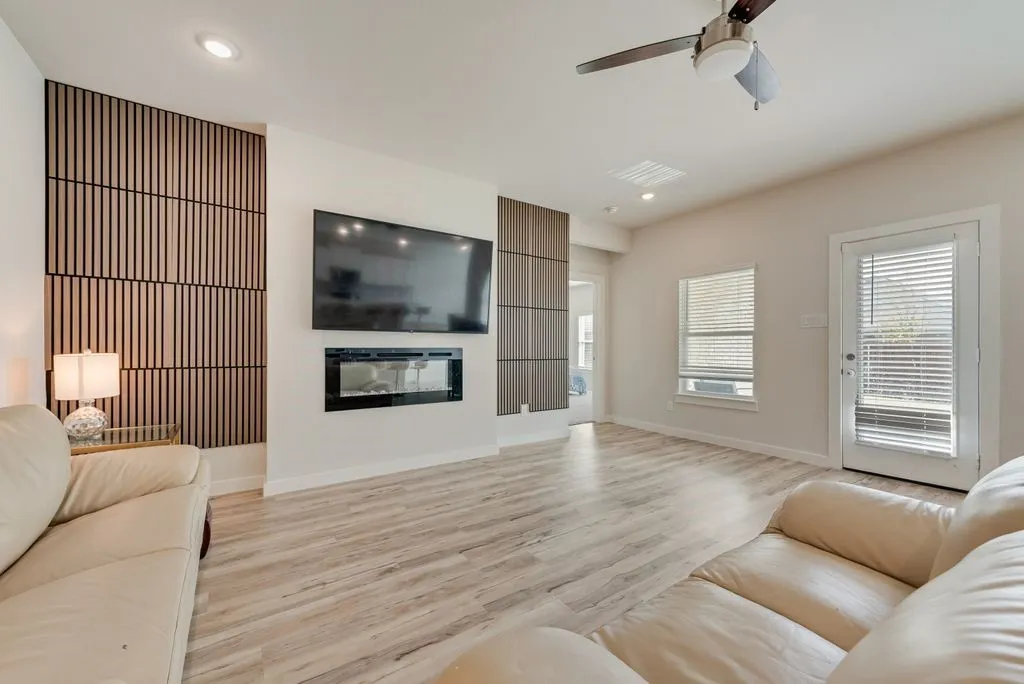 Single Family Residence For Sale in Kaufman County , 801 Vineyard Way, Forney, Texas 75126, 4 Bedroom, 3 Bathroom, 3 Garage spaces, 2,515 Sqft, built in 2024, mls#21409564, Real Estate Agent in Forney, Homes For Sale in Kaufman county, Homes For Sale in Forney, Realtor in Forney Texas, Real Estate Brokerage Independent Realty Texas, Luminita Cordes Realtor