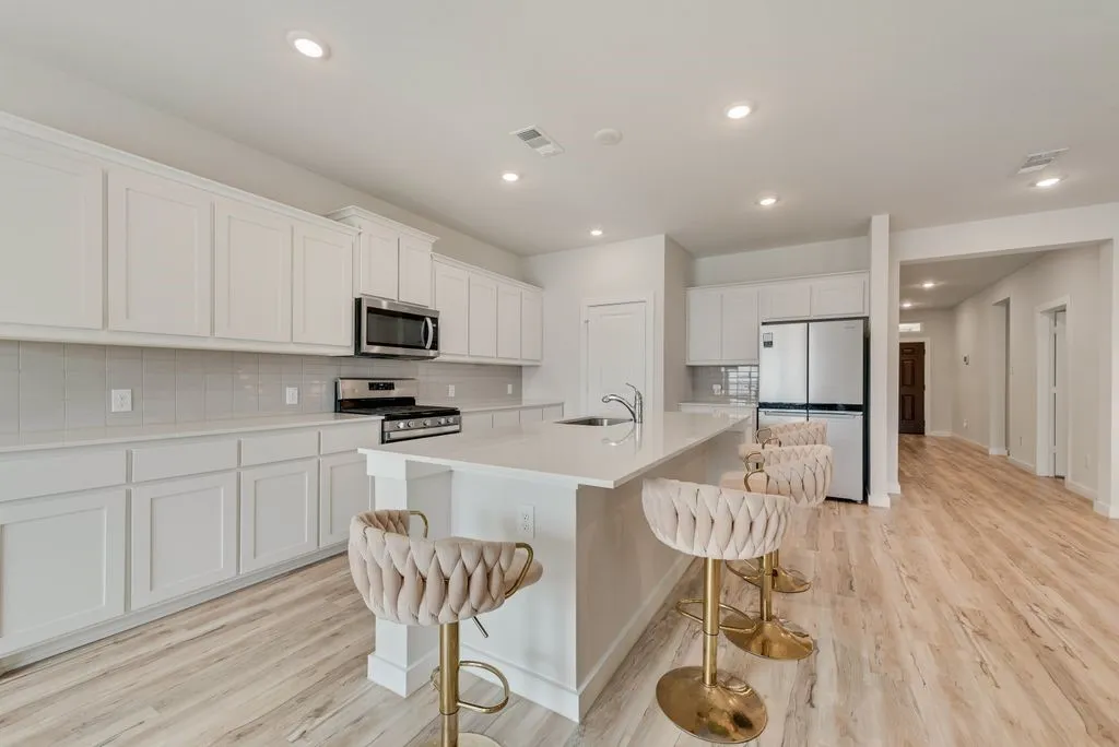 Single Family Residence For Sale in Kaufman County , 801 Vineyard Way, Forney, Texas 75126, 4 Bedroom, 3 Bathroom, 3 Garage spaces, 2,515 Sqft, built in 2024, mls#21409564, Real Estate Agent in Forney, Homes For Sale in Kaufman county, Homes For Sale in Forney, Realtor in Forney Texas, Real Estate Brokerage Independent Realty Texas, Luminita Cordes Realtor