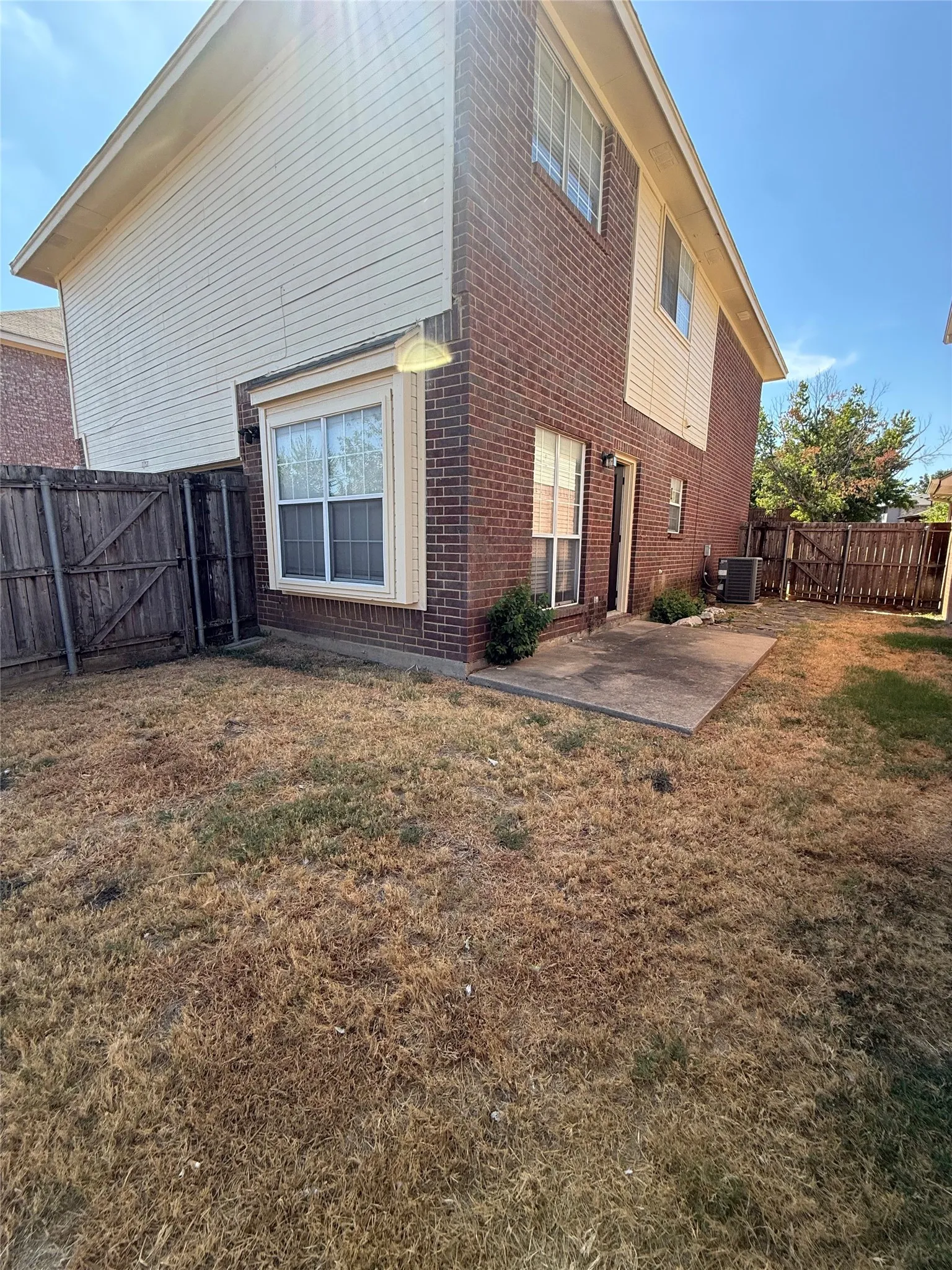 Single Family Residence For Rent