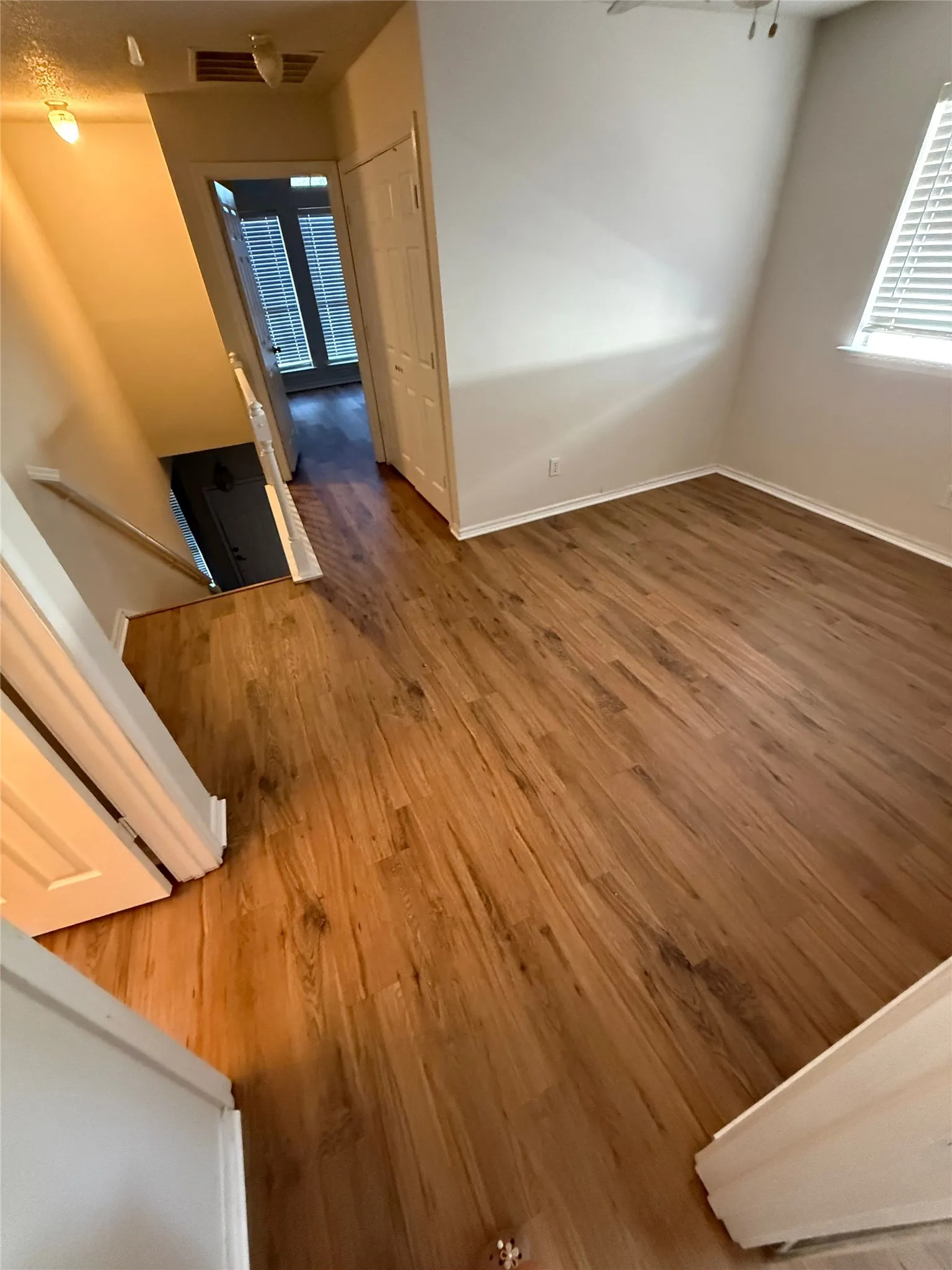 Single Family Residence For Rent in Denton County , 1737 Circle Creek Drive, Lewisville, Texas 75067, 3 Bedroom, 4 Bathroom, 2 Garage spaces, 1,707 Sqft, built in 1992, mls#21411305, Real Estate Agent in Lewisville, Homes For Rent in Denton county, Homes For Rent in Lewisville, Realtor in Lewisville Texas, Real Estate Brokerage Independent Realty Texas, Luminita Cordes Realtor