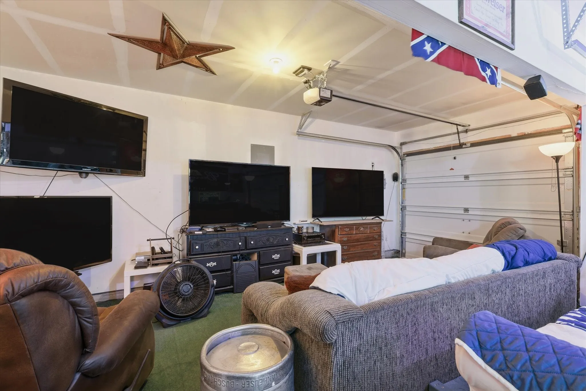 Purchase this homes and park your vehicles inside!