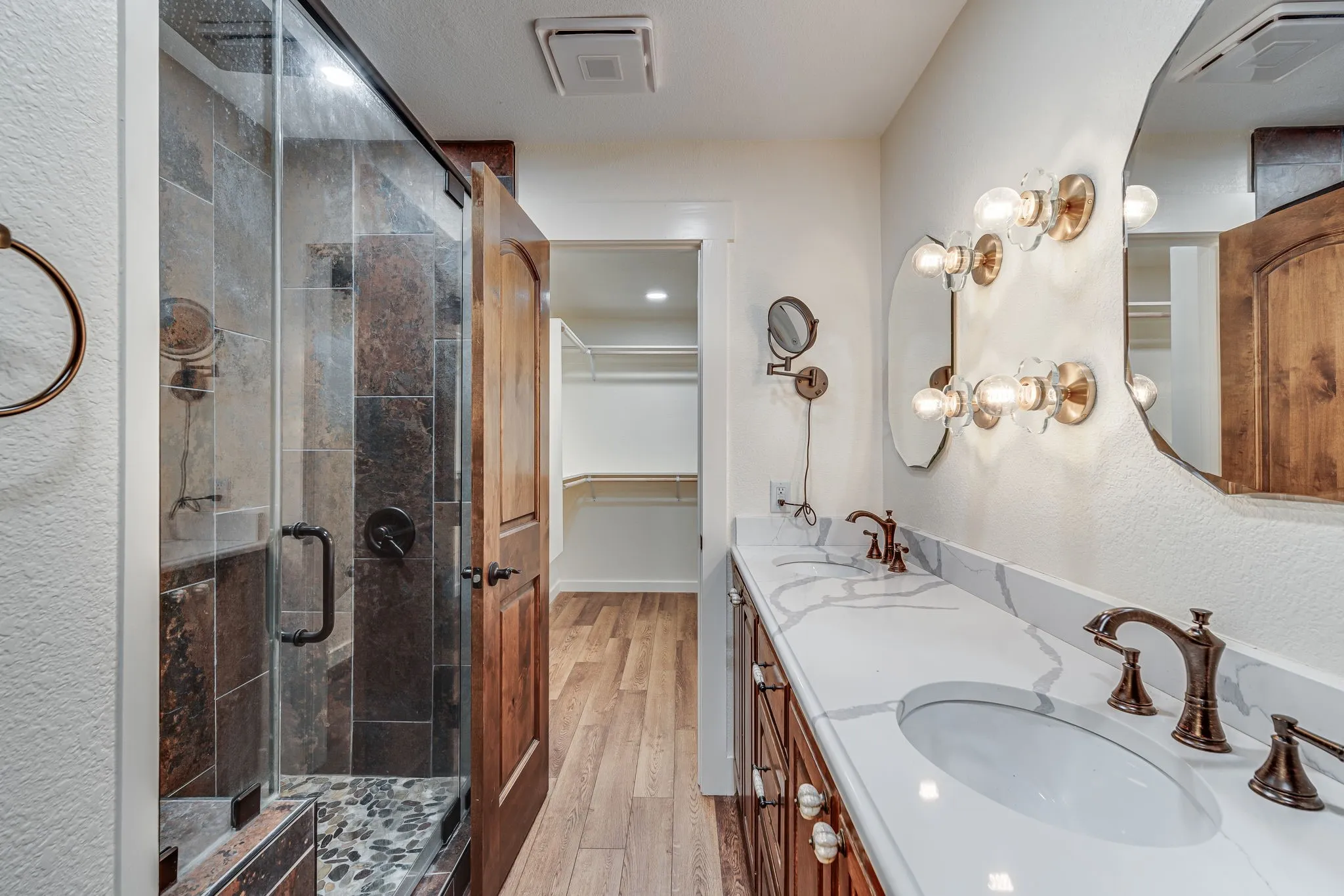 Single Family Residence For Sale in Mc Lennan County , 3754 Ft Graham Road, West, Texas 76691, 3 Bedroom, 3 Bathroom, 6 Garage spaces, 2,588 Sqft, built in 1979, mls#21413808, Real Estate Agent in West, Homes For Sale in Mc Lennan county, Homes For Sale in West, Realtor in West Texas, Real Estate Brokerage Independent Realty Texas, Luminita Cordes Realtor