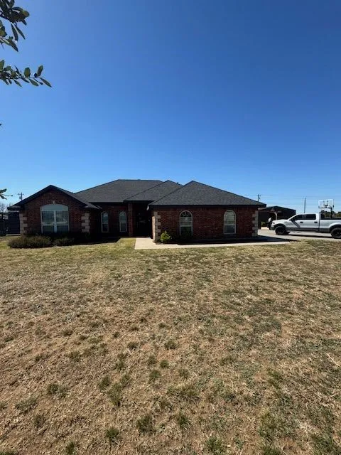 Single Family Residence For Rent