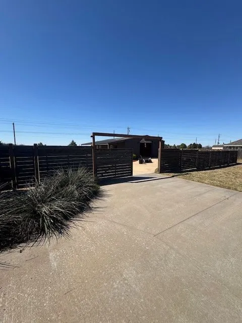 Single Family Residence For Rent in Taylor County , 134 Prairie Harvest Road, Abilene, Texas 79602, 4 Bedroom, 2 Bathroom, 3 Garage spaces, 1,804 Sqft, built in 2007, mls#21413824, Real Estate Agent in Abilene, Homes For Rent in Taylor county, Homes For Rent in Abilene, Realtor in Abilene Texas, Real Estate Brokerage Independent Realty Texas, Luminita Cordes Realtor