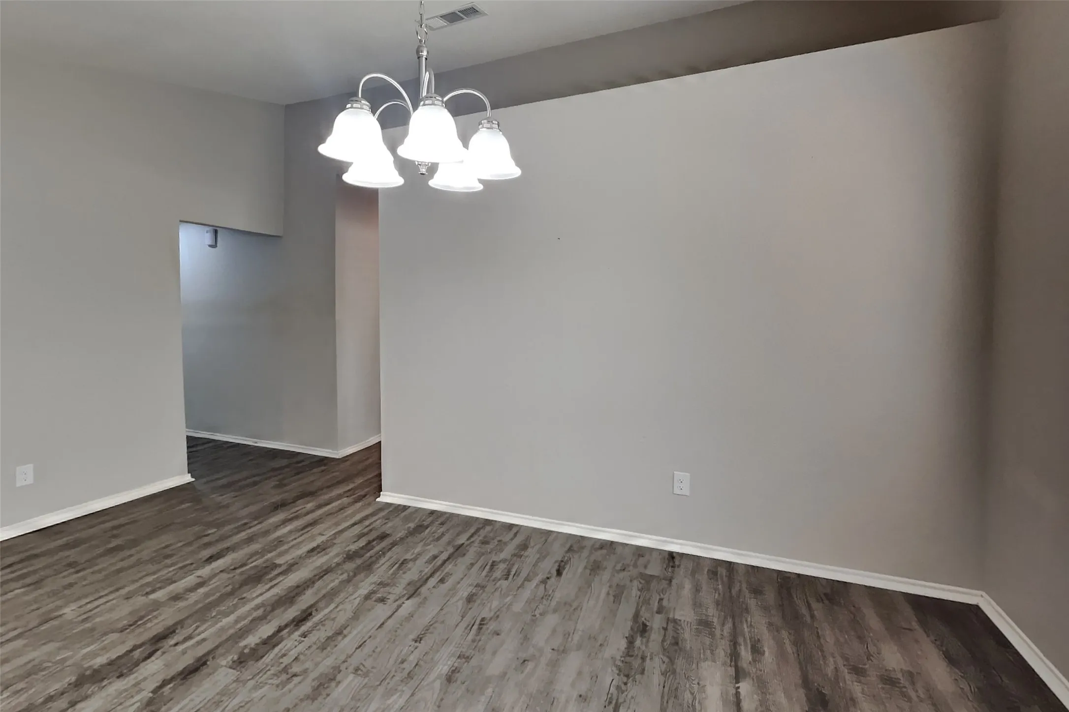 Single Family Residence For Rent in Tarrant County , 3813 Huckleberry Drive, Fort Worth, Texas 76137, 3 Bedroom, 2 Bathroom, 2 Garage spaces, 1,380 Sqft, built in 1987, mls#21413822, Real Estate Agent in Fort Worth, Homes For Rent in Tarrant county, Homes For Rent in Fort Worth, Realtor in Fort Worth Texas, Real Estate Brokerage Independent Realty Texas, Luminita Cordes Realtor