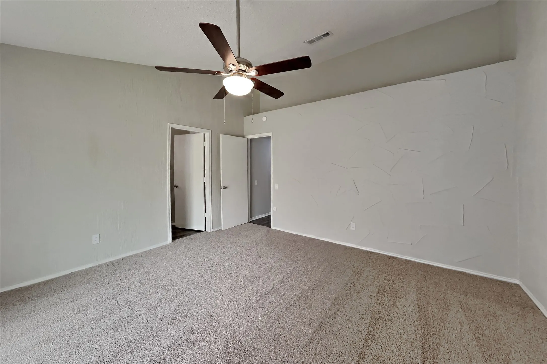 Single Family Residence For Rent in Tarrant County , 3813 Huckleberry Drive, Fort Worth, Texas 76137, 3 Bedroom, 2 Bathroom, 2 Garage spaces, 1,380 Sqft, built in 1987, mls#21413822, Real Estate Agent in Fort Worth, Homes For Rent in Tarrant county, Homes For Rent in Fort Worth, Realtor in Fort Worth Texas, Real Estate Brokerage Independent Realty Texas, Luminita Cordes Realtor