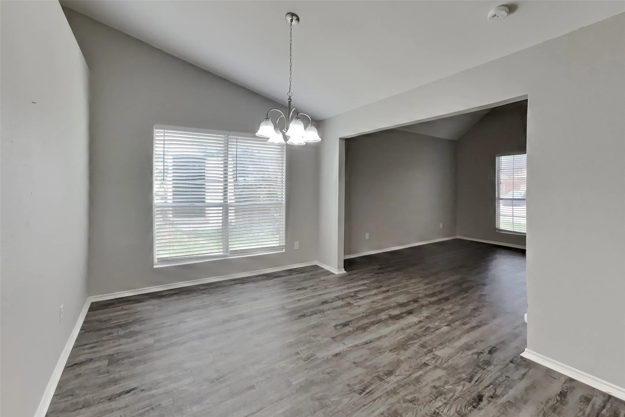 Single Family Residence For Rent in Tarrant County , 3813 Huckleberry Drive, Fort Worth, Texas 76137, 3 Bedroom, 2 Bathroom, 2 Garage spaces, 1,380 Sqft, built in 1987, mls#21413822, Real Estate Agent in Fort Worth, Homes For Rent in Tarrant county, Homes For Rent in Fort Worth, Realtor in Fort Worth Texas, Real Estate Brokerage Independent Realty Texas, Luminita Cordes Realtor