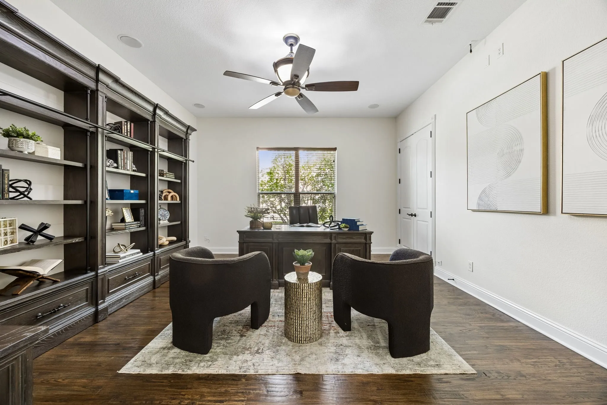 Single Family Residence For Sale in Tarrant County , 305 Corral Court, Southlake, Texas 76092, 5 Bedroom, 5 Bathroom, 4 Garage spaces, 6,033 Sqft, built in 2008, mls#21413777, Real Estate Agent in Southlake, Homes For Sale in Tarrant county, Homes For Sale in Southlake, Realtor in Southlake Texas, Real Estate Brokerage Independent Realty Texas, Luminita Cordes Realtor