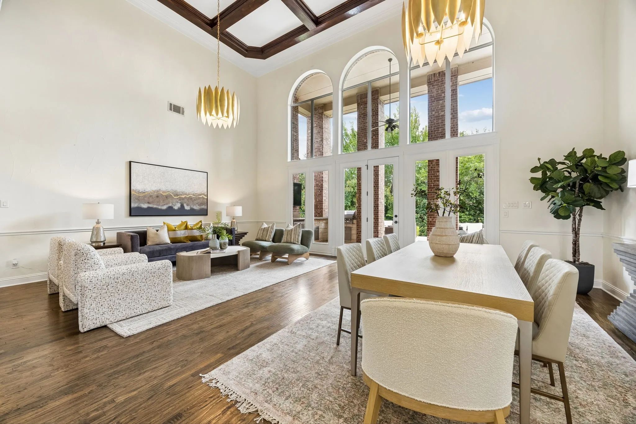 Single Family Residence For Sale in Tarrant County , 305 Corral Court, Southlake, Texas 76092, 5 Bedroom, 5 Bathroom, 4 Garage spaces, 6,033 Sqft, built in 2008, mls#21413777, Real Estate Agent in Southlake, Homes For Sale in Tarrant county, Homes For Sale in Southlake, Realtor in Southlake Texas, Real Estate Brokerage Independent Realty Texas, Luminita Cordes Realtor