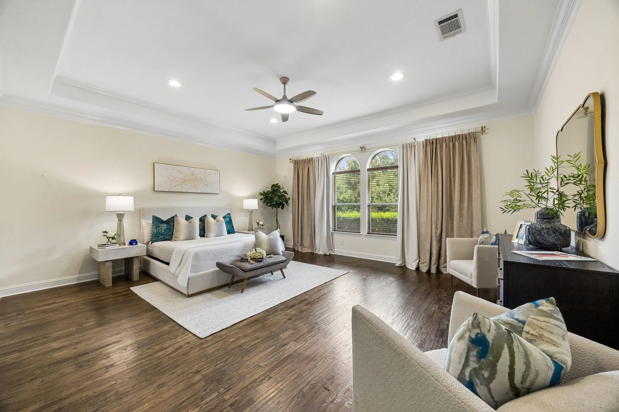 Single Family Residence For Sale in Tarrant County , 305 Corral Court, Southlake, Texas 76092, 5 Bedroom, 5 Bathroom, 4 Garage spaces, 6,033 Sqft, built in 2008, mls#21413777, Real Estate Agent in Southlake, Homes For Sale in Tarrant county, Homes For Sale in Southlake, Realtor in Southlake Texas, Real Estate Brokerage Independent Realty Texas, Luminita Cordes Realtor