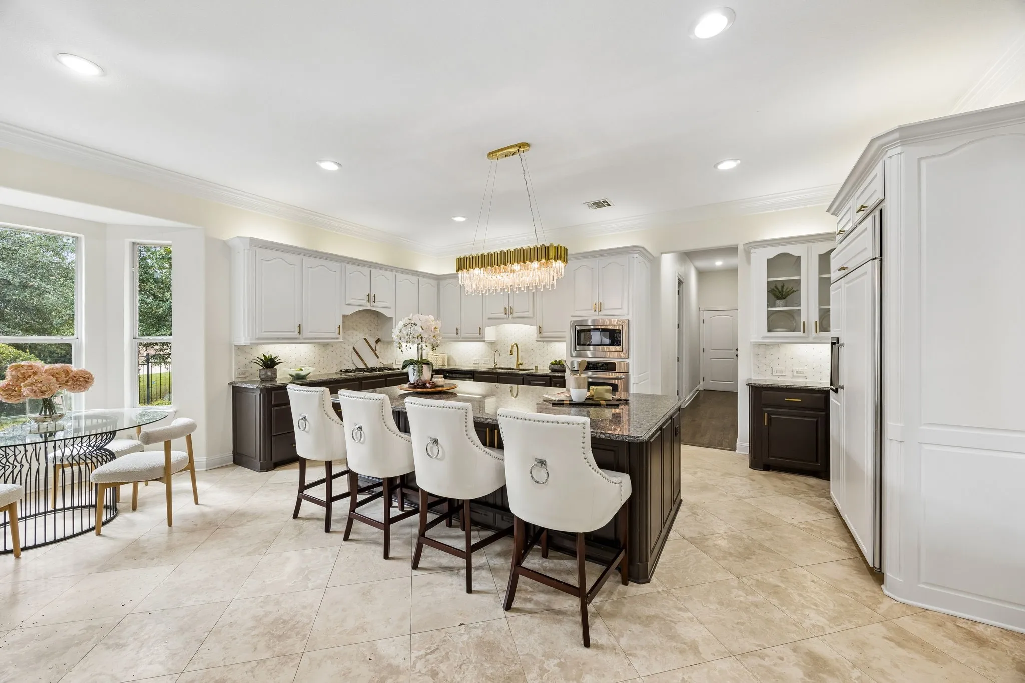Single Family Residence For Sale in Tarrant County , 305 Corral Court, Southlake, Texas 76092, 5 Bedroom, 5 Bathroom, 4 Garage spaces, 6,033 Sqft, built in 2008, mls#21413777, Real Estate Agent in Southlake, Homes For Sale in Tarrant county, Homes For Sale in Southlake, Realtor in Southlake Texas, Real Estate Brokerage Independent Realty Texas, Luminita Cordes Realtor