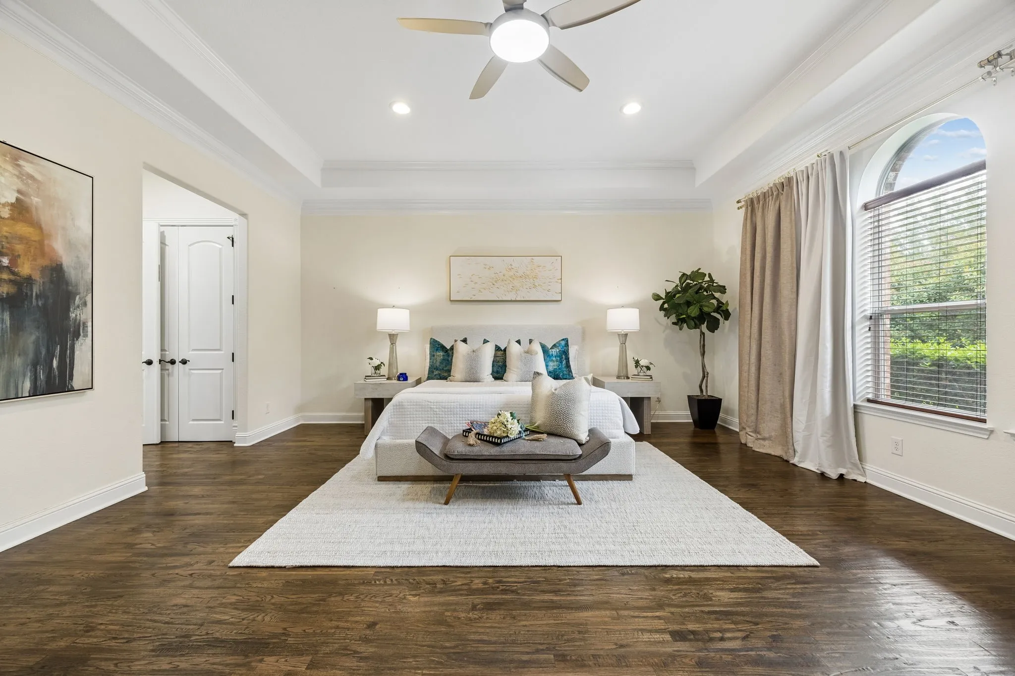 Single Family Residence For Sale in Tarrant County , 305 Corral Court, Southlake, Texas 76092, 5 Bedroom, 5 Bathroom, 4 Garage spaces, 6,033 Sqft, built in 2008, mls#21413777, Real Estate Agent in Southlake, Homes For Sale in Tarrant county, Homes For Sale in Southlake, Realtor in Southlake Texas, Real Estate Brokerage Independent Realty Texas, Luminita Cordes Realtor