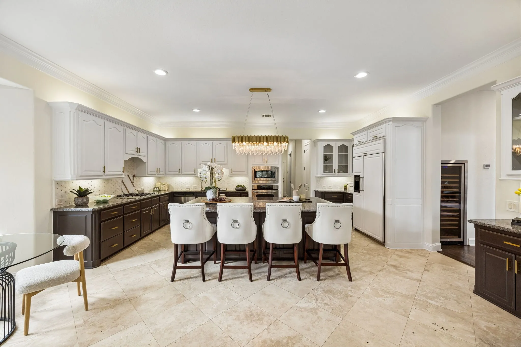 Single Family Residence For Sale in Tarrant County , 305 Corral Court, Southlake, Texas 76092, 5 Bedroom, 5 Bathroom, 4 Garage spaces, 6,033 Sqft, built in 2008, mls#21413777, Real Estate Agent in Southlake, Homes For Sale in Tarrant county, Homes For Sale in Southlake, Realtor in Southlake Texas, Real Estate Brokerage Independent Realty Texas, Luminita Cordes Realtor