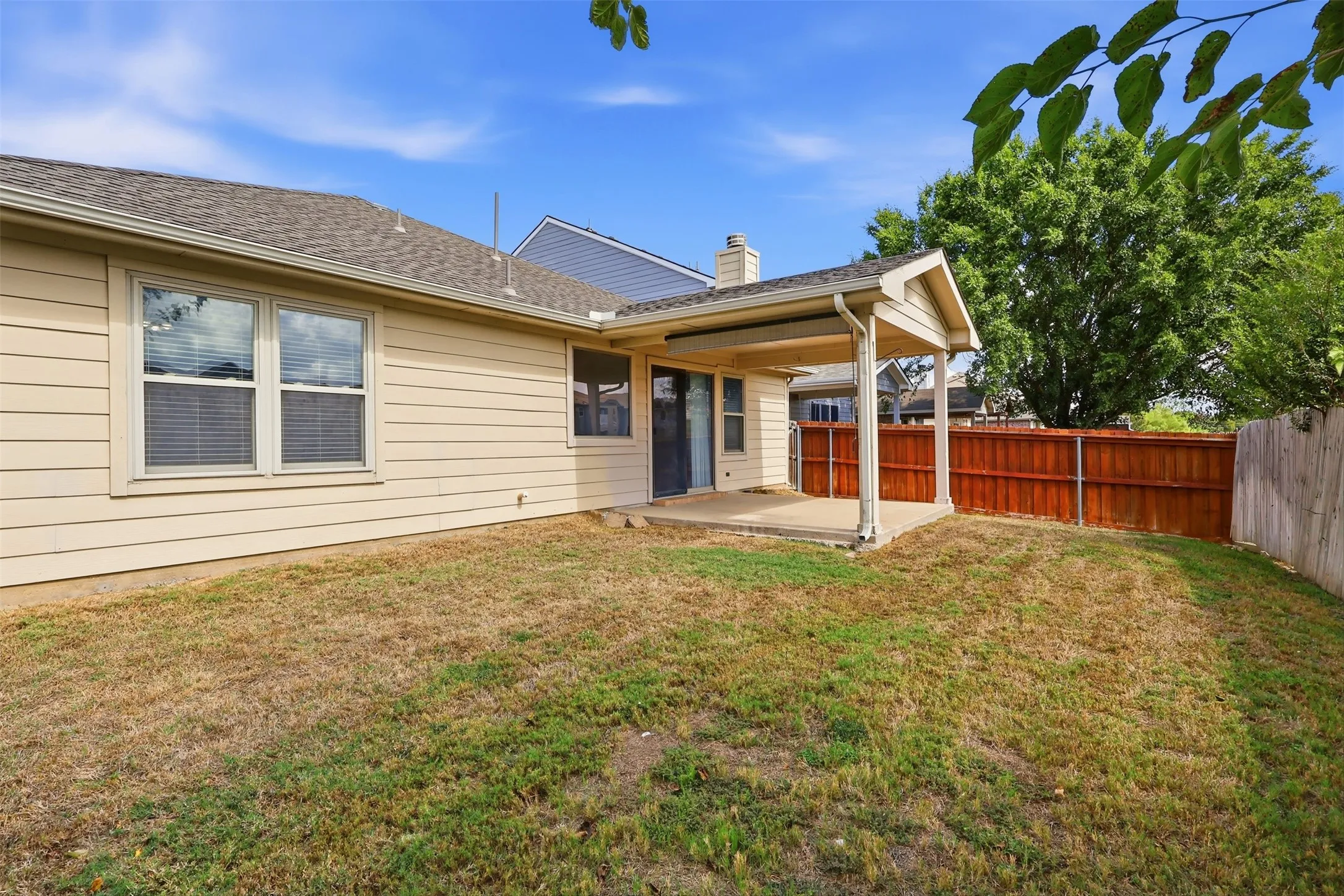 Single Family Residence For Sale in Tarrant County , 5112 Senator Drive, Fort Worth, Texas 76244, 3 Bedroom, 2 Bathroom, 2 Garage spaces, 1,912 Sqft, built in 2004, mls#21413840, Real Estate Agent in Fort Worth, Homes For Sale in Tarrant county, Homes For Sale in Fort Worth, Realtor in Fort Worth Texas, Real Estate Brokerage Independent Realty Texas, Luminita Cordes Realtor