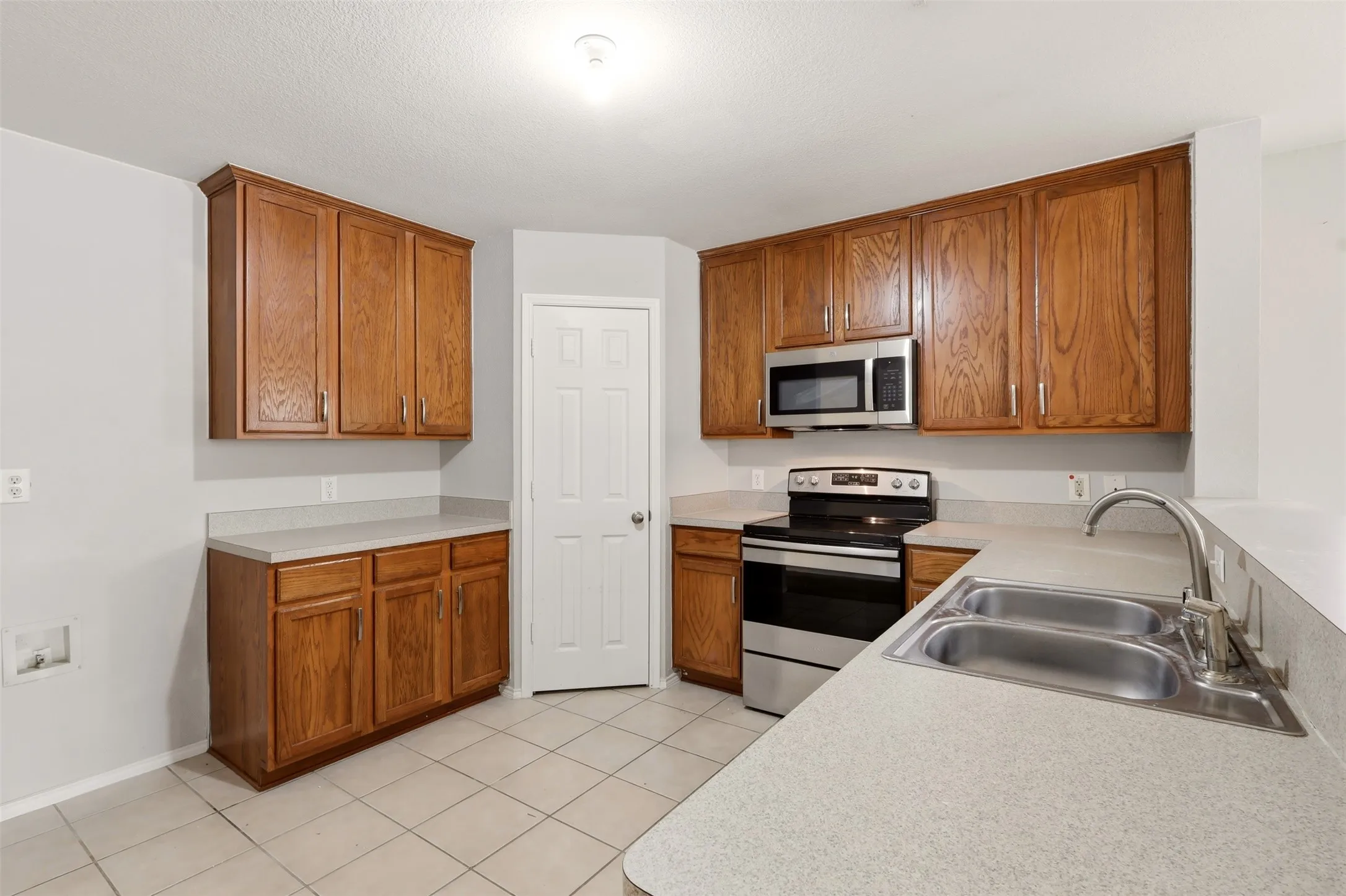 Single Family Residence For Sale in Tarrant County , 5112 Senator Drive, Fort Worth, Texas 76244, 3 Bedroom, 2 Bathroom, 2 Garage spaces, 1,912 Sqft, built in 2004, mls#21413840, Real Estate Agent in Fort Worth, Homes For Sale in Tarrant county, Homes For Sale in Fort Worth, Realtor in Fort Worth Texas, Real Estate Brokerage Independent Realty Texas, Luminita Cordes Realtor