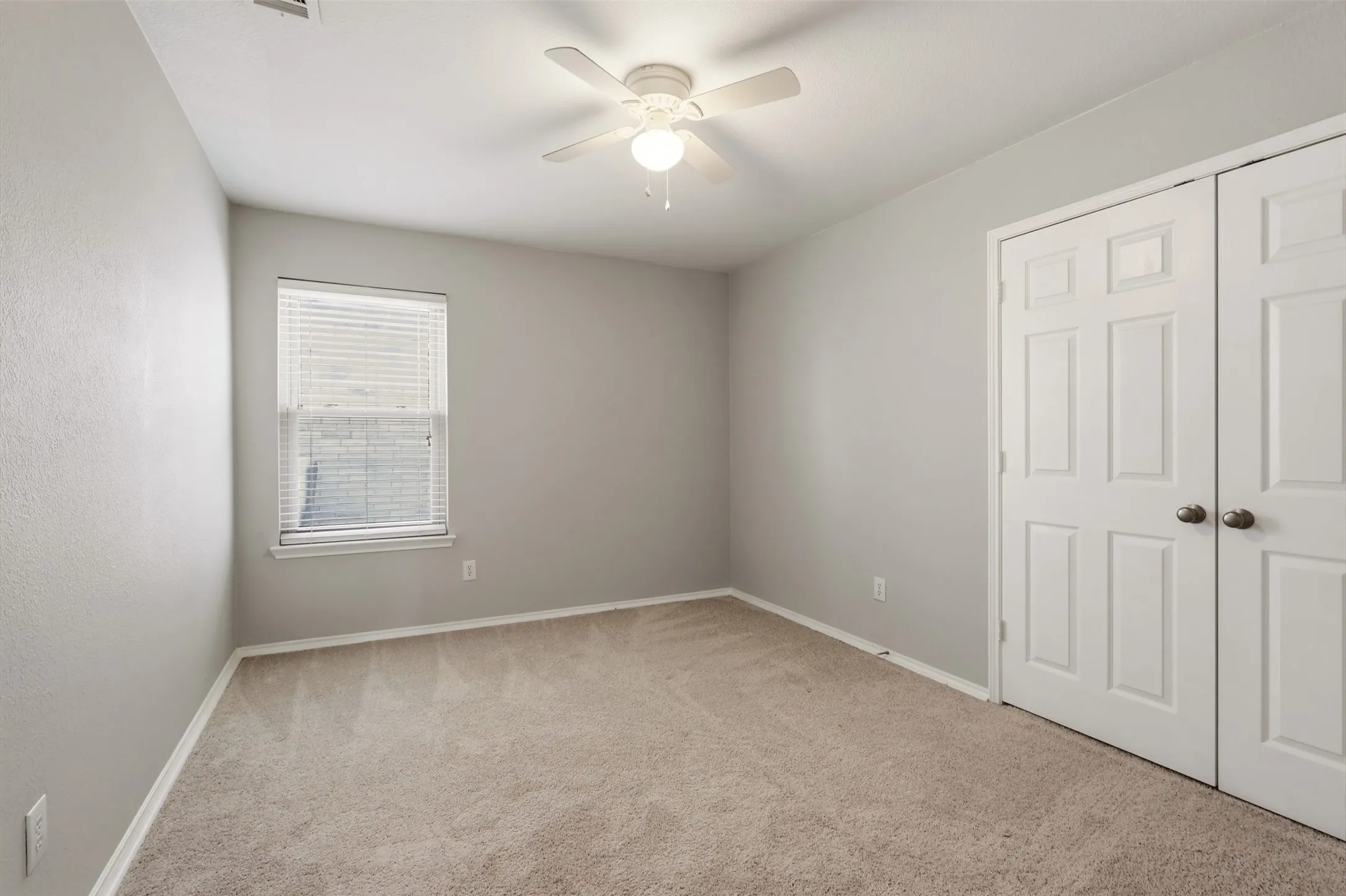Single Family Residence For Sale in Tarrant County , 5112 Senator Drive, Fort Worth, Texas 76244, 3 Bedroom, 2 Bathroom, 2 Garage spaces, 1,912 Sqft, built in 2004, mls#21413840, Real Estate Agent in Fort Worth, Homes For Sale in Tarrant county, Homes For Sale in Fort Worth, Realtor in Fort Worth Texas, Real Estate Brokerage Independent Realty Texas, Luminita Cordes Realtor
