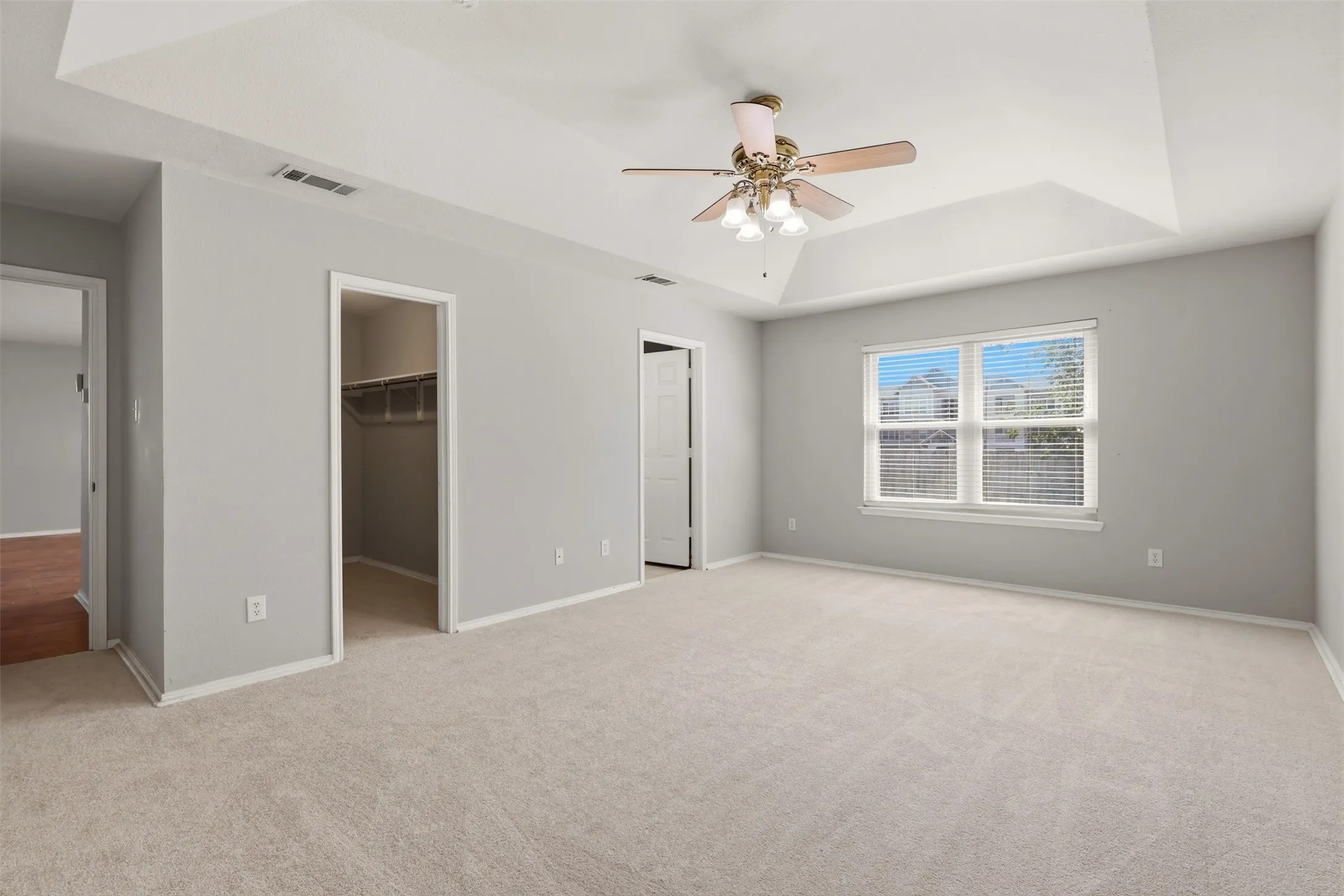 Single Family Residence For Sale in Tarrant County , 5112 Senator Drive, Fort Worth, Texas 76244, 3 Bedroom, 2 Bathroom, 2 Garage spaces, 1,912 Sqft, built in 2004, mls#21413840, Real Estate Agent in Fort Worth, Homes For Sale in Tarrant county, Homes For Sale in Fort Worth, Realtor in Fort Worth Texas, Real Estate Brokerage Independent Realty Texas, Luminita Cordes Realtor