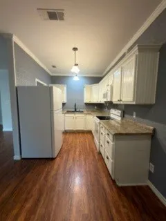 Duplex For Rent in Denton County , 137 E Windsor Drive, Denton, Texas 76209, 2 Bedroom, 2 Bathroom, 2 Garage spaces, 930 Sqft, built in 1980, mls#21412642, Real Estate Agent in Denton, Homes For Rent in Denton county, Homes For Rent in Denton, Realtor in Denton Texas, Real Estate Brokerage Independent Realty Texas, Luminita Cordes Realtor