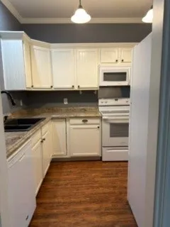 Duplex For Rent in Denton County , 137 E Windsor Drive, Denton, Texas 76209, 2 Bedroom, 2 Bathroom, 2 Garage spaces, 930 Sqft, built in 1980, mls#21412642, Real Estate Agent in Denton, Homes For Rent in Denton county, Homes For Rent in Denton, Realtor in Denton Texas, Real Estate Brokerage Independent Realty Texas, Luminita Cordes Realtor