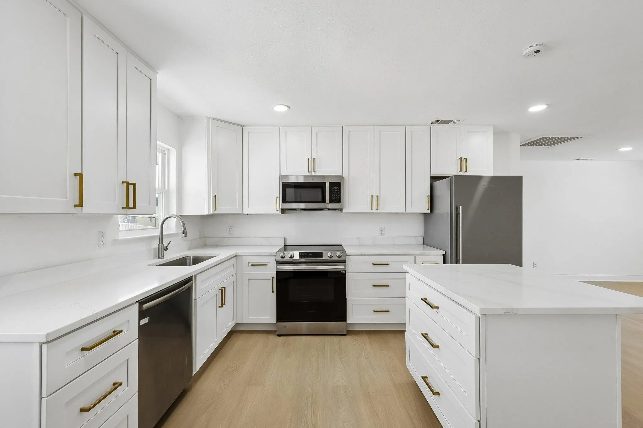 Condominium For Sale in Dallas County , 5050 Matilda Street 225, Dallas, Texas 75206, 2 Bedroom, 2 Bathroom, Garage spaces, 1,055 Sqft, built in 1968, mls#21413842, Real Estate Agent in Dallas, Homes For Sale in Dallas county, Homes For Sale in Dallas, Realtor in Dallas Texas, Real Estate Brokerage Independent Realty Texas, Luminita Cordes Realtor