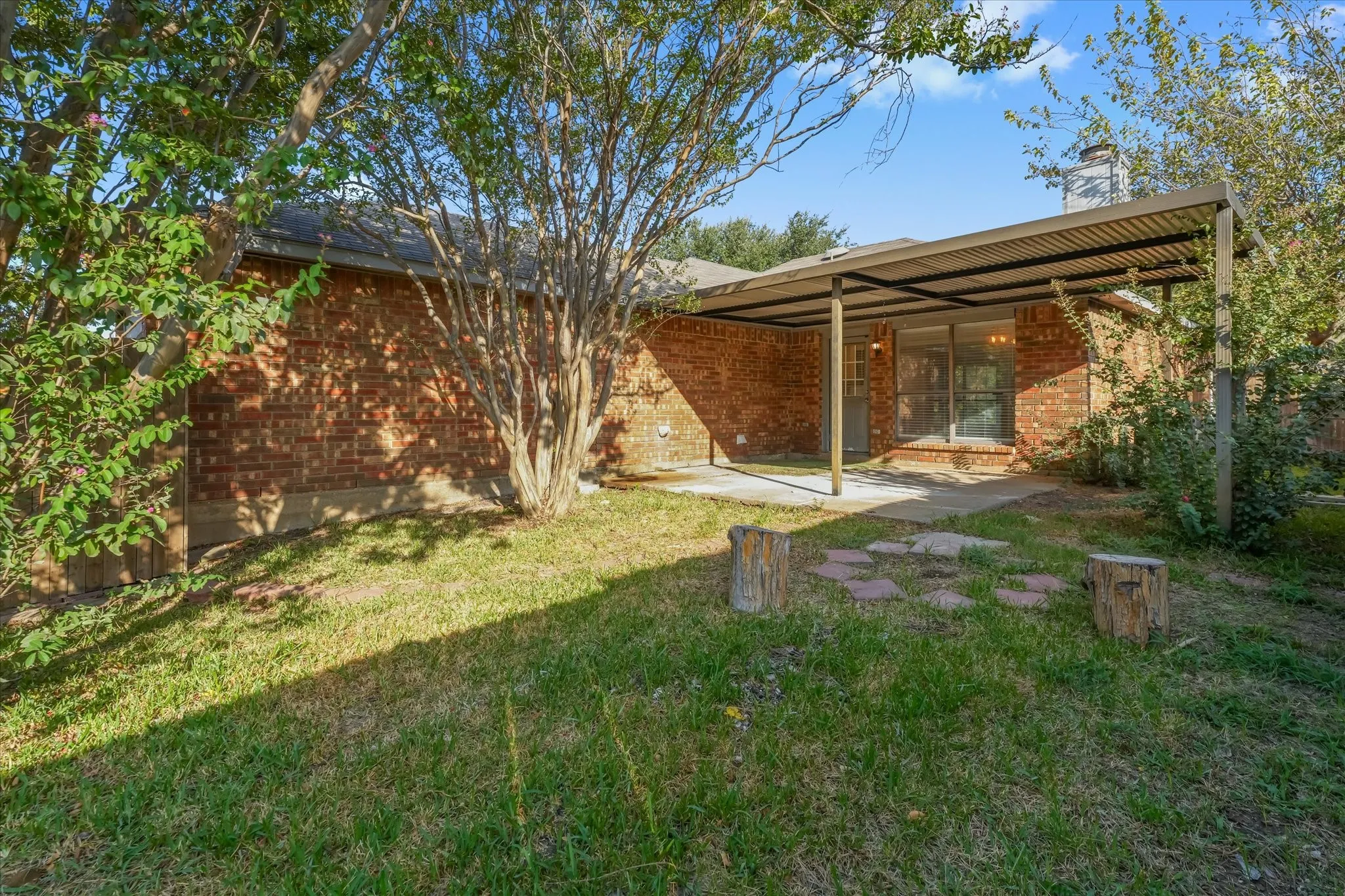 Single Family Residence For Sale in Collin County , 708 Tribal Road, Plano, Texas 75023, 2 Bedroom, 2 Bathroom, 2 Garage spaces, 1,558 Sqft, built in 1984, mls#21412663, Real Estate Agent in Plano, Homes For Sale in Collin county, Homes For Sale in Plano, Realtor in Plano Texas, Real Estate Brokerage Independent Realty Texas, Luminita Cordes Realtor