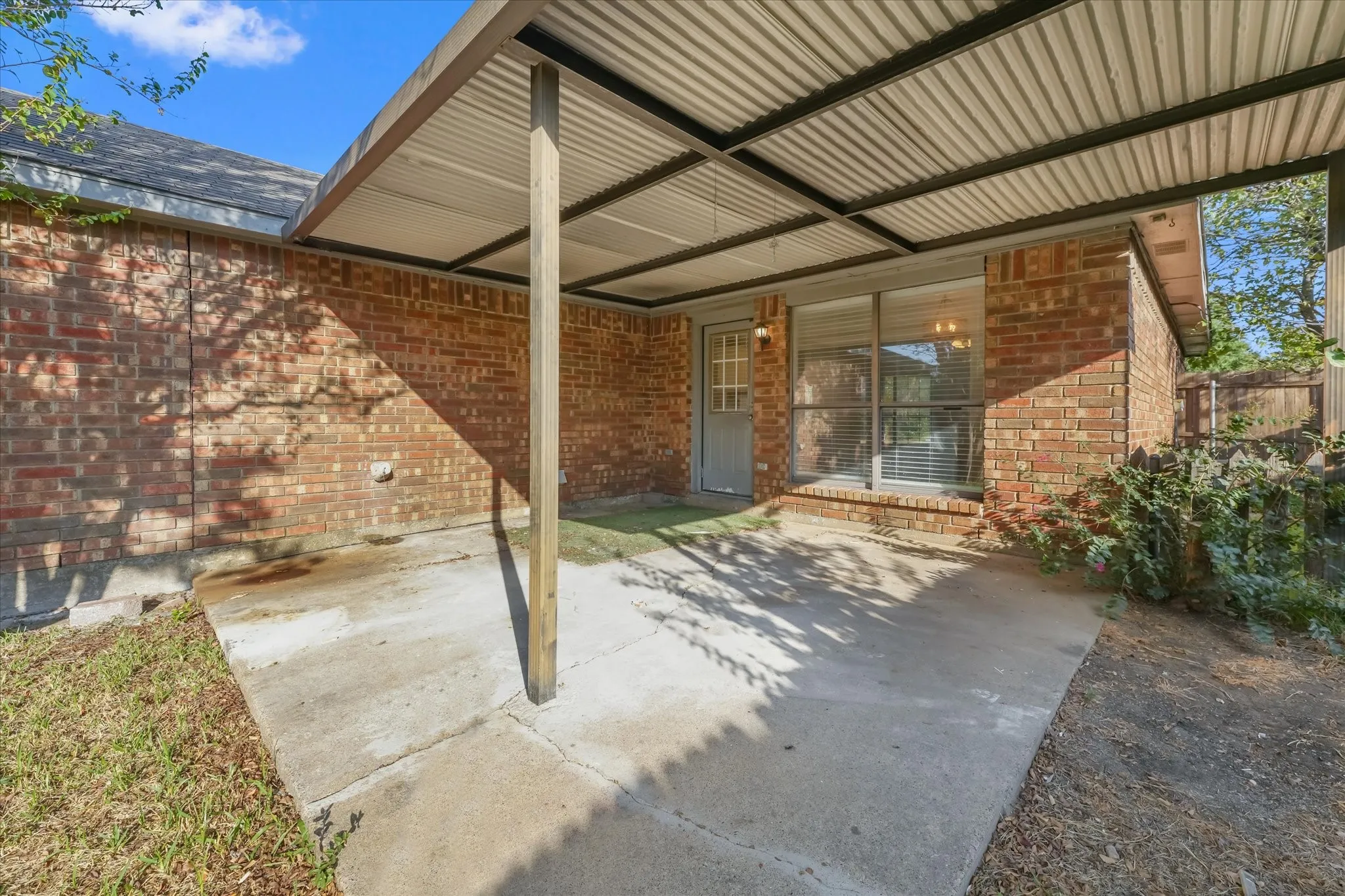 Single Family Residence For Sale in Collin County , 708 Tribal Road, Plano, Texas 75023, 2 Bedroom, 2 Bathroom, 2 Garage spaces, 1,558 Sqft, built in 1984, mls#21412663, Real Estate Agent in Plano, Homes For Sale in Collin county, Homes For Sale in Plano, Realtor in Plano Texas, Real Estate Brokerage Independent Realty Texas, Luminita Cordes Realtor
