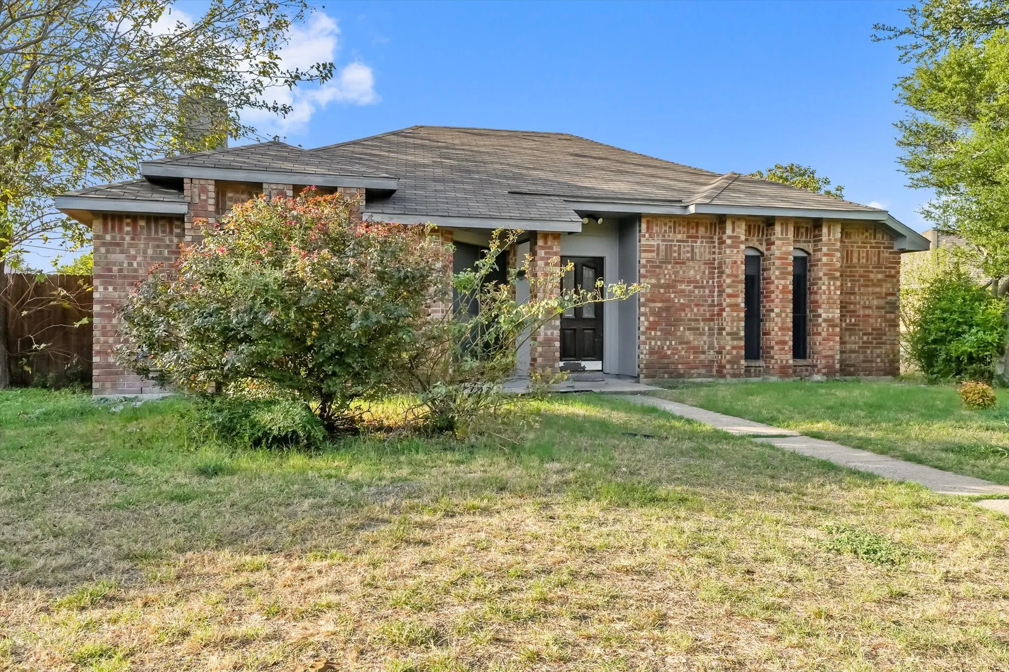 Single Family Residence For Sale in Collin County , 708 Tribal Road, Plano, Texas 75023, 2 Bedroom, 2 Bathroom, 2 Garage spaces, 1,558 Sqft, built in 1984, mls#21412663, Real Estate Agent in Plano, Homes For Sale in Collin county, Homes For Sale in Plano, Realtor in Plano Texas, Real Estate Brokerage Independent Realty Texas, Luminita Cordes Realtor