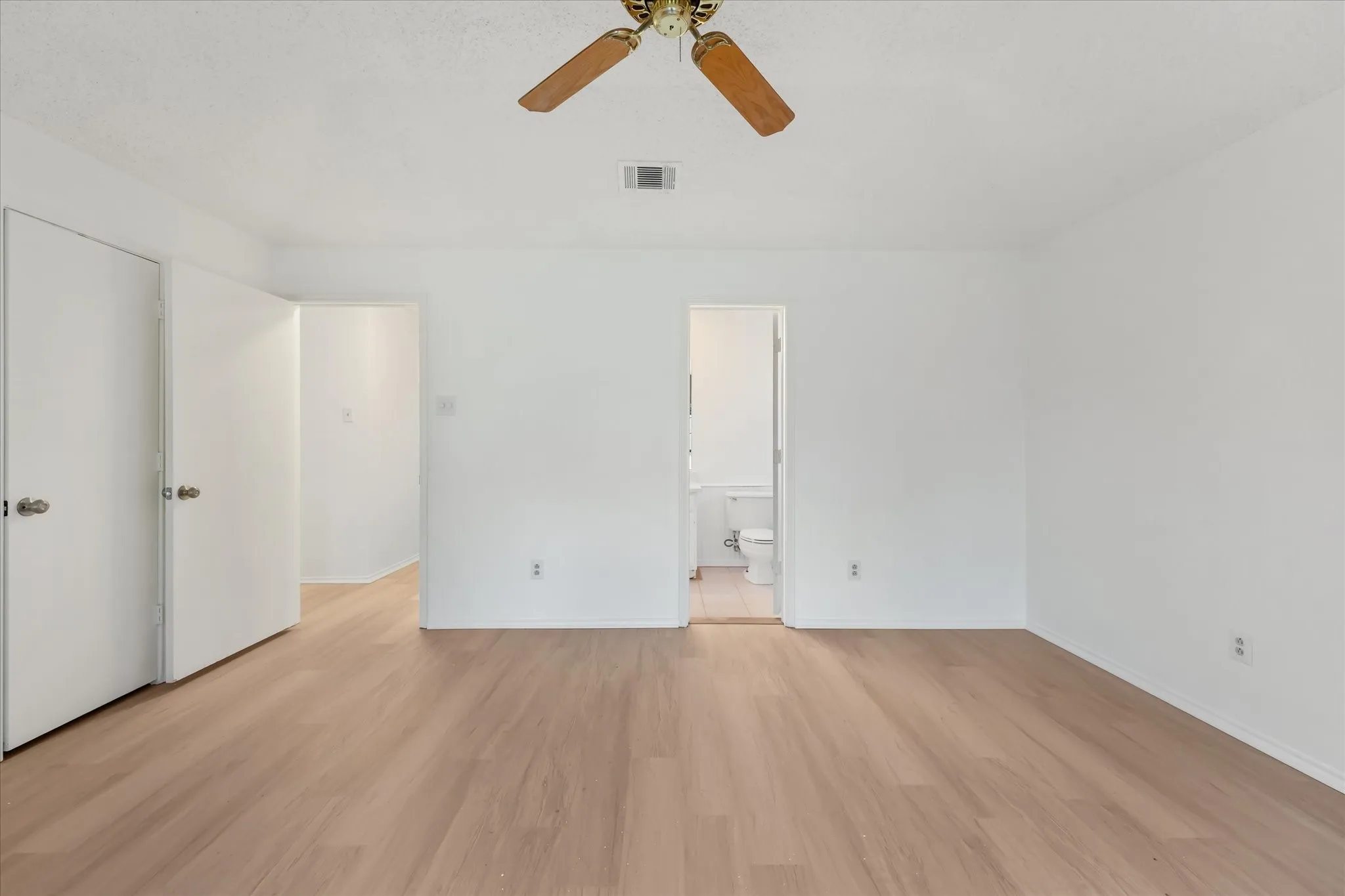 Single Family Residence For Sale in Collin County , 708 Tribal Road, Plano, Texas 75023, 2 Bedroom, 2 Bathroom, 2 Garage spaces, 1,558 Sqft, built in 1984, mls#21412663, Real Estate Agent in Plano, Homes For Sale in Collin county, Homes For Sale in Plano, Realtor in Plano Texas, Real Estate Brokerage Independent Realty Texas, Luminita Cordes Realtor