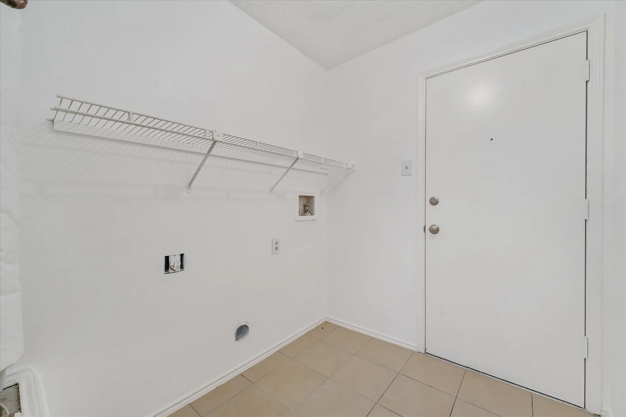Single Family Residence For Sale in Collin County , 708 Tribal Road, Plano, Texas 75023, 2 Bedroom, 2 Bathroom, 2 Garage spaces, 1,558 Sqft, built in 1984, mls#21412663, Real Estate Agent in Plano, Homes For Sale in Collin county, Homes For Sale in Plano, Realtor in Plano Texas, Real Estate Brokerage Independent Realty Texas, Luminita Cordes Realtor