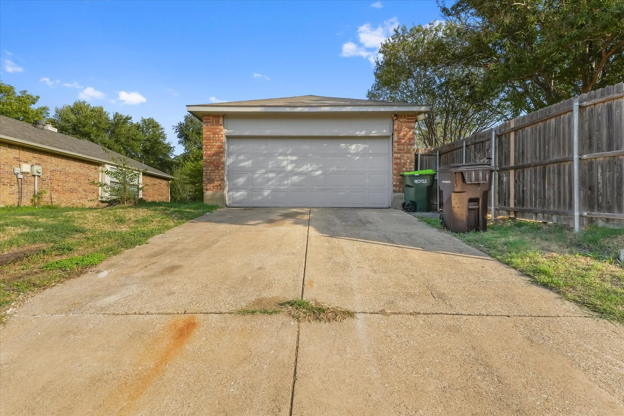 Single Family Residence For Sale in Collin County , 708 Tribal Road, Plano, Texas 75023, 2 Bedroom, 2 Bathroom, 2 Garage spaces, 1,558 Sqft, built in 1984, mls#21412663, Real Estate Agent in Plano, Homes For Sale in Collin county, Homes For Sale in Plano, Realtor in Plano Texas, Real Estate Brokerage Independent Realty Texas, Luminita Cordes Realtor
