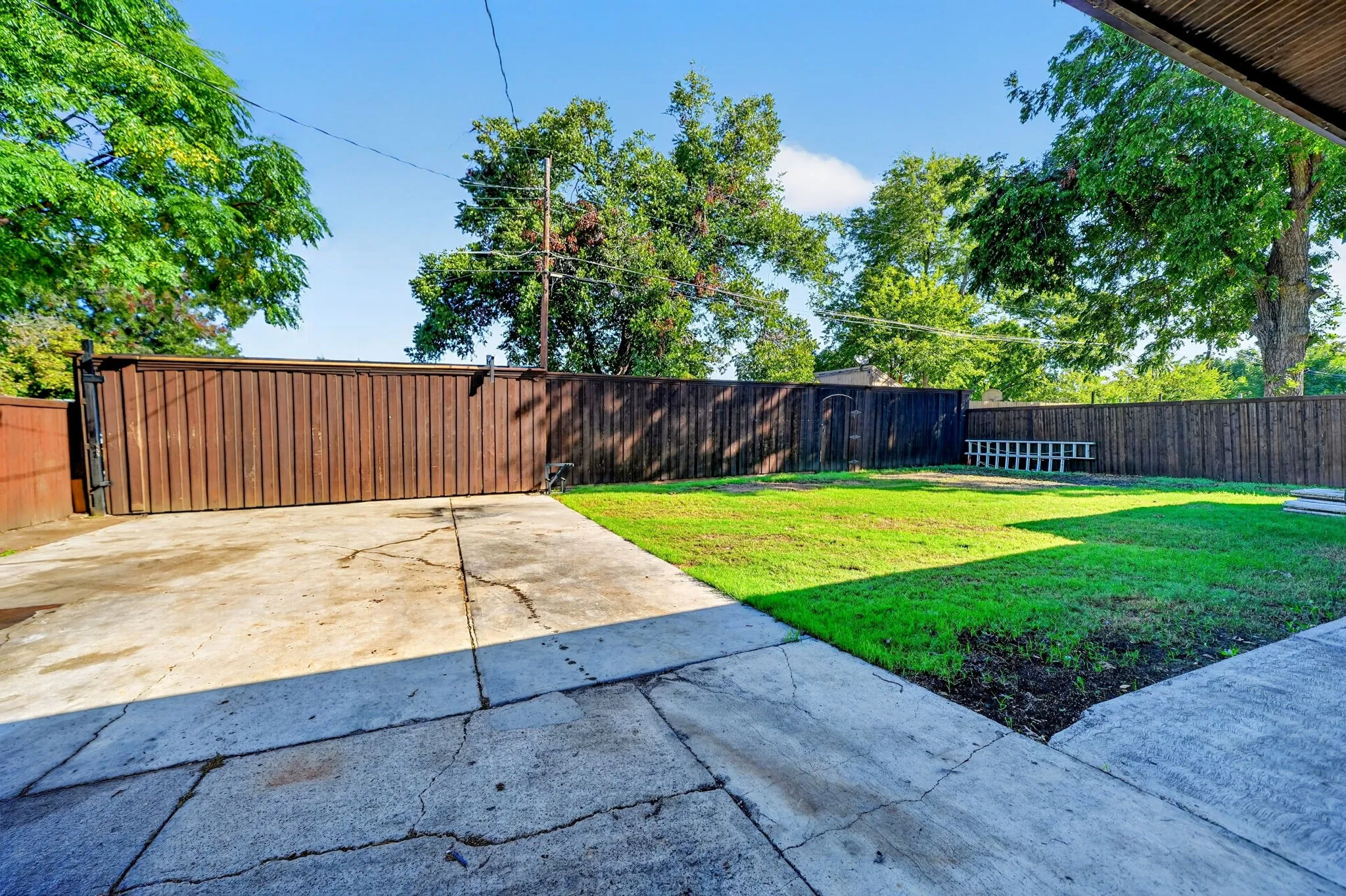 Single Family Residence For Sale in Dallas County , 1813 Baxley Drive, Carrollton, Texas 75006, 4 Bedroom, 3 Bathroom, 1 Garage spaces, 2,106 Sqft, built in 1956, mls#21402455, Real Estate Agent in Carrollton, Homes For Sale in Dallas county, Homes For Sale in Carrollton, Realtor in Carrollton Texas, Real Estate Brokerage Independent Realty Texas, Luminita Cordes Realtor