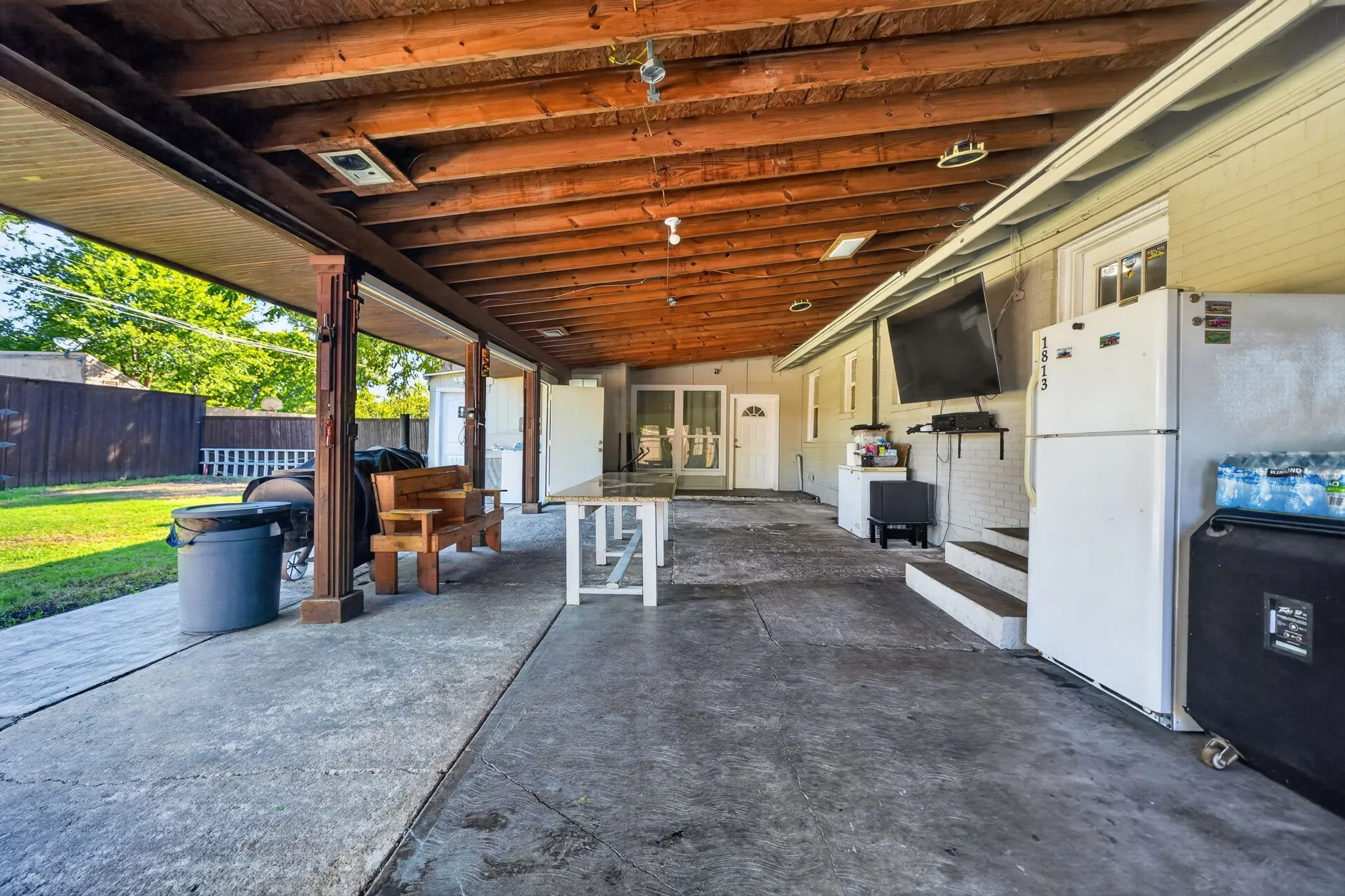 Single Family Residence For Sale in Dallas County , 1813 Baxley Drive, Carrollton, Texas 75006, 4 Bedroom, 3 Bathroom, 1 Garage spaces, 2,106 Sqft, built in 1956, mls#21402455, Real Estate Agent in Carrollton, Homes For Sale in Dallas county, Homes For Sale in Carrollton, Realtor in Carrollton Texas, Real Estate Brokerage Independent Realty Texas, Luminita Cordes Realtor