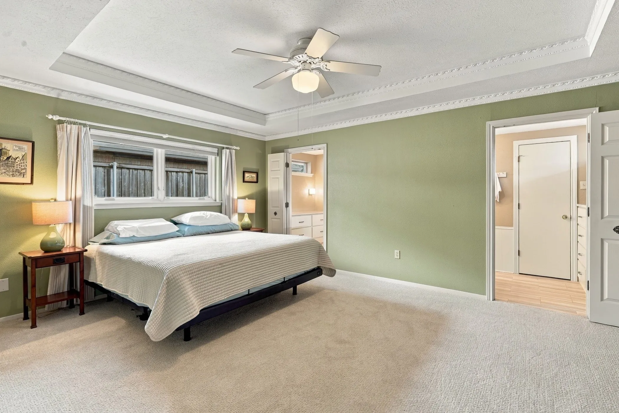 Single Family Residence For Sale in Dallas County , 6720 Firelight Lane, Dallas, Texas 75248, 4 Bedroom, 3 Bathroom, 2 Garage spaces, 2,400 Sqft, built in 1978, mls#21412984, Real Estate Agent in Dallas, Homes For Sale in Dallas county, Homes For Sale in Dallas, Realtor in Dallas Texas, Real Estate Brokerage Independent Realty Texas, Luminita Cordes Realtor
