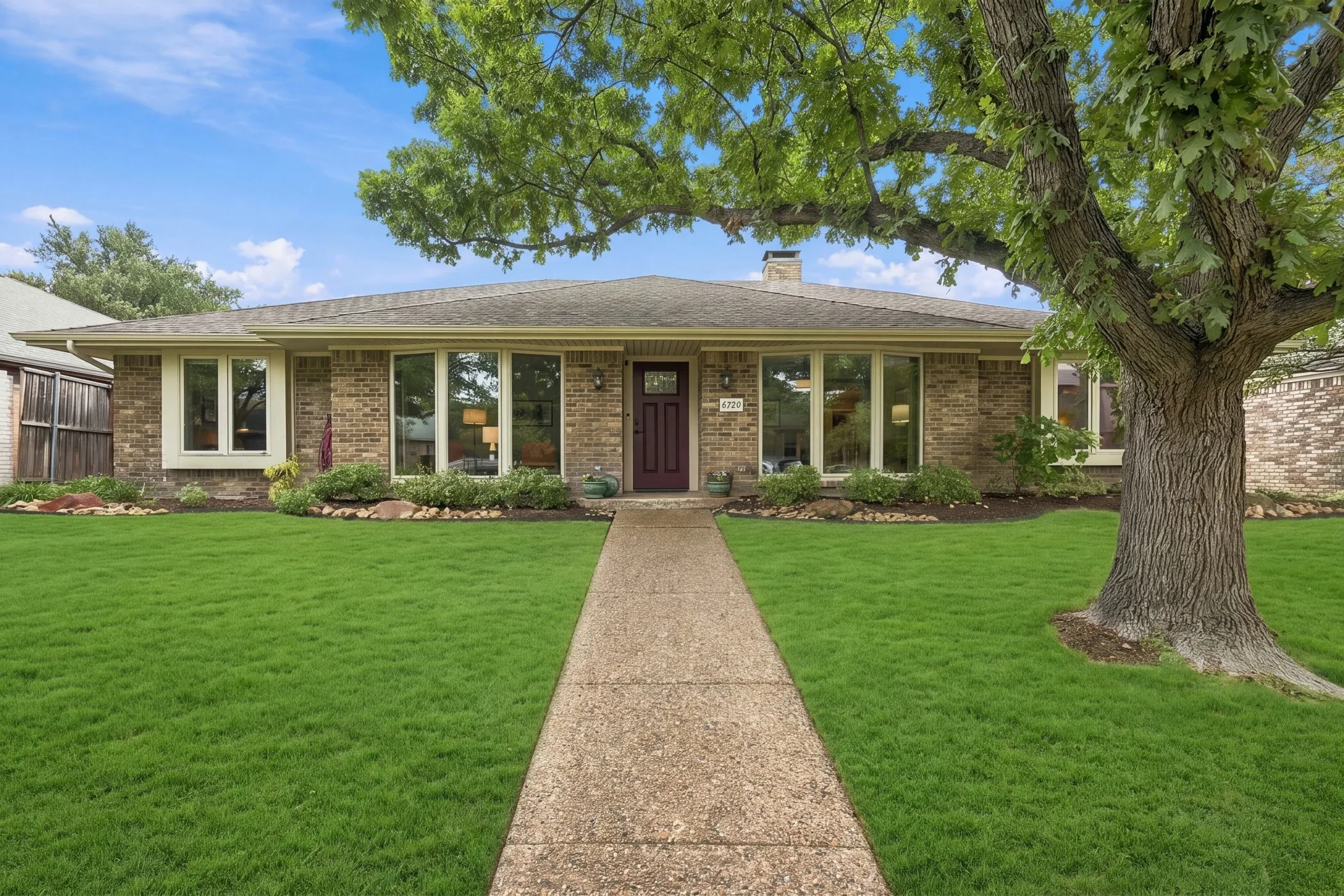 Single Family Residence For Sale in Dallas County , 6720 Firelight Lane, Dallas, Texas 75248, 4 Bedroom, 3 Bathroom, 2 Garage spaces, 2,400 Sqft, built in 1978, mls#21412984, Real Estate Agent in Dallas, Homes For Sale in Dallas county, Homes For Sale in Dallas, Realtor in Dallas Texas, Real Estate Brokerage Independent Realty Texas, Luminita Cordes Realtor
